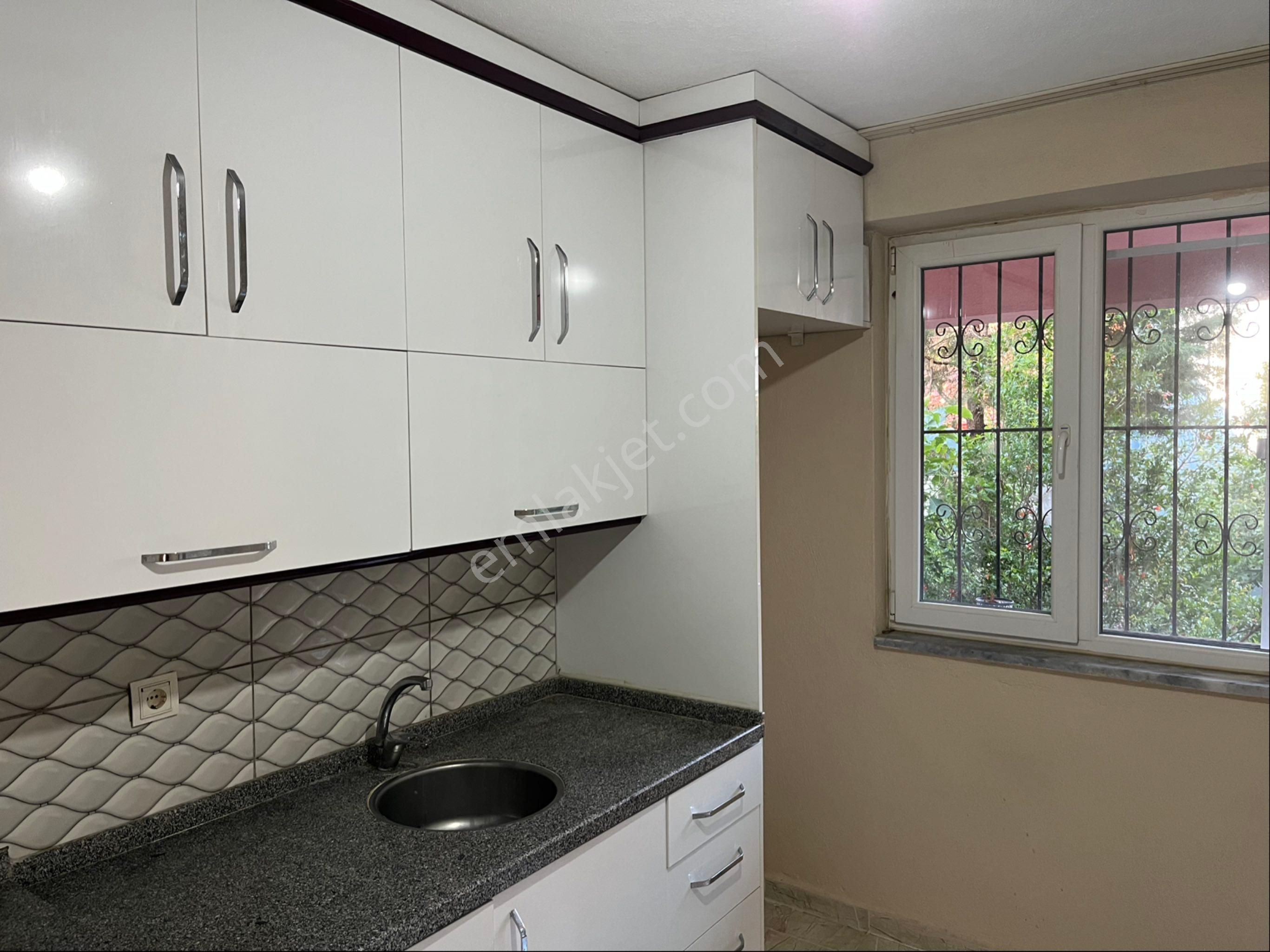 Uşak Merkez Dikilitaş Mahallesinde Kiralık 2+1 Daire
