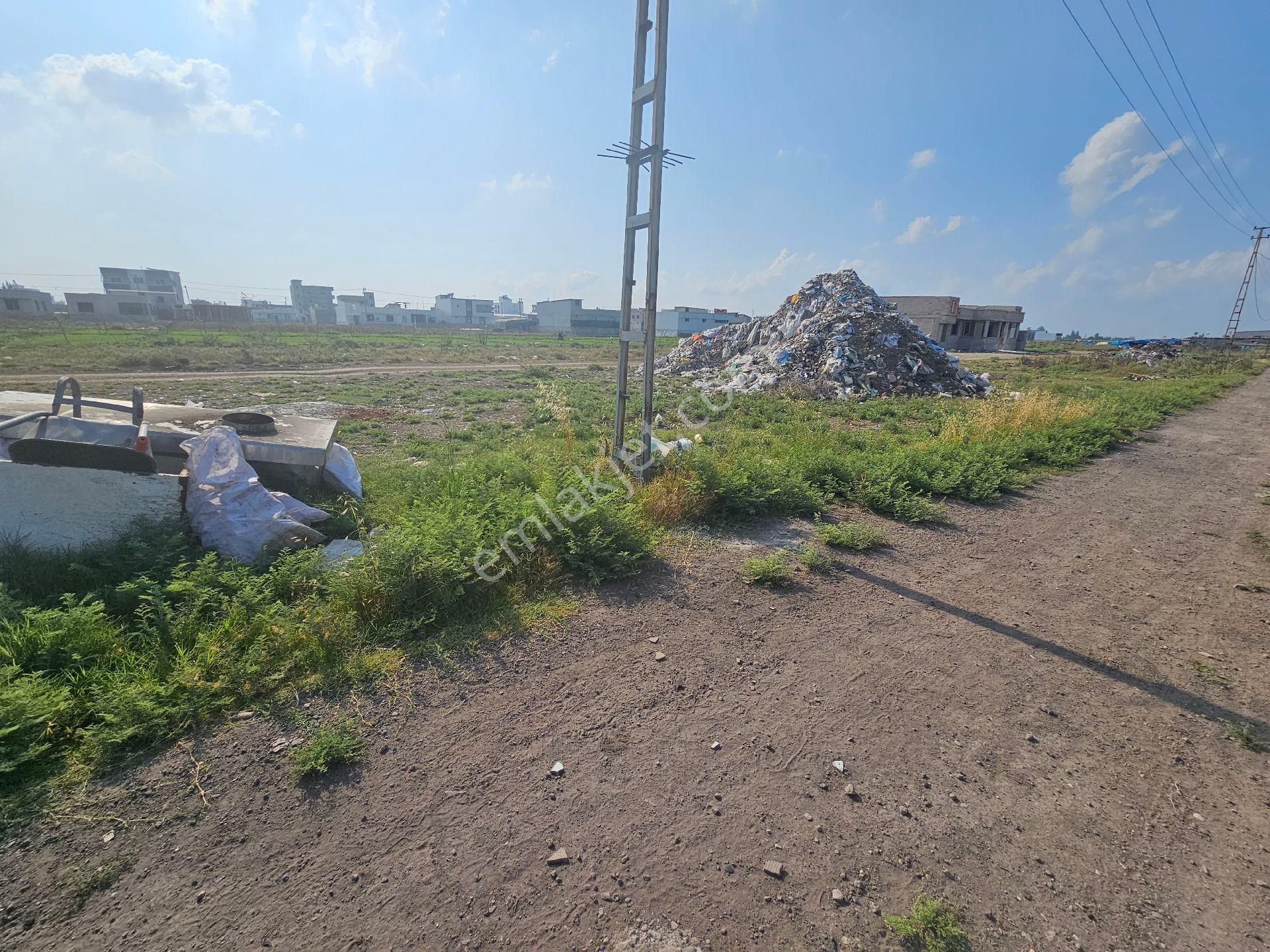 Seyhan Da Gülbahçesi Uçakalanı Mh 180 Mt Arsa Acil Satılık Pazarlık Payı Vardır