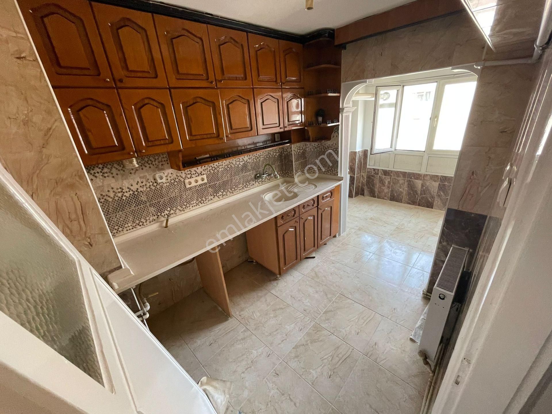Mareşal Çakmak Mahallesi 3+1 Bağımsız Kiralık Daire