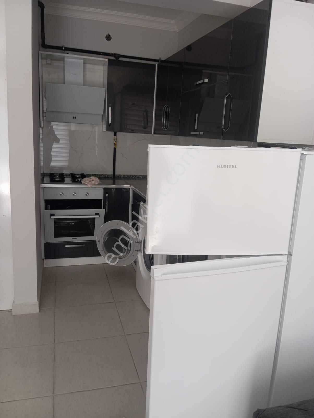 Akçay Emlak'tan Akşehir Çarşı Merkezde Eşyalı Kiralık Yeni Binada 1+1 Daire