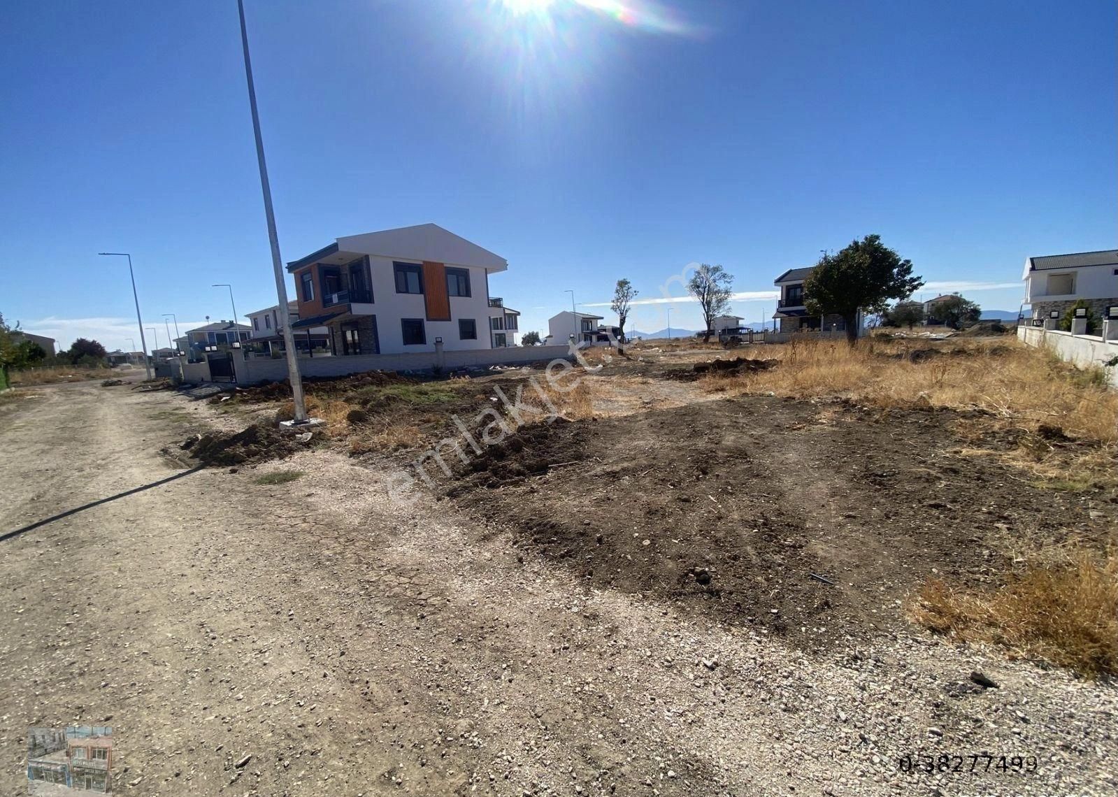 Ayvalık Altınova Da Satılık 209 Metre Kare Villa İmarlı Arsa.
