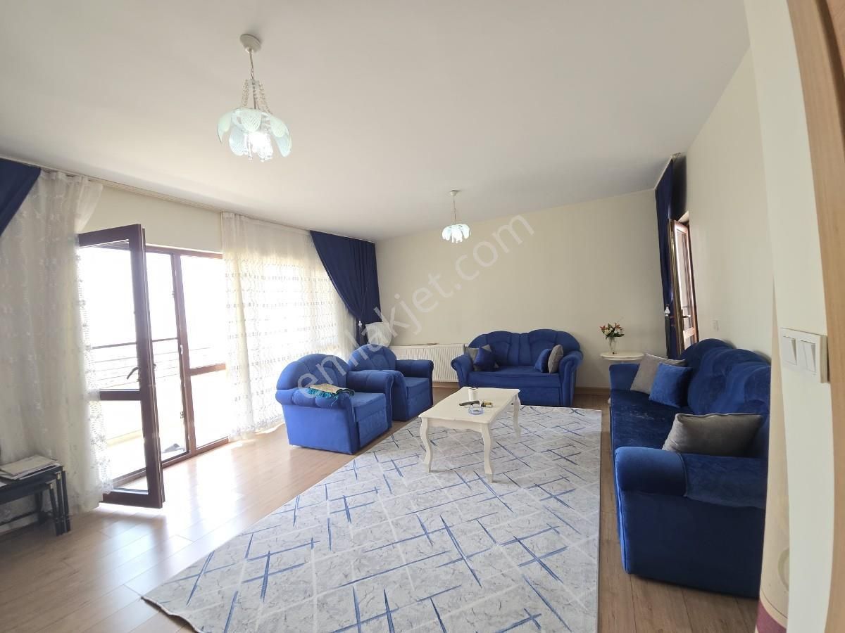 Çöl Güzeli Tokilerinde Kiralık Eşyalı 3+1 Daire