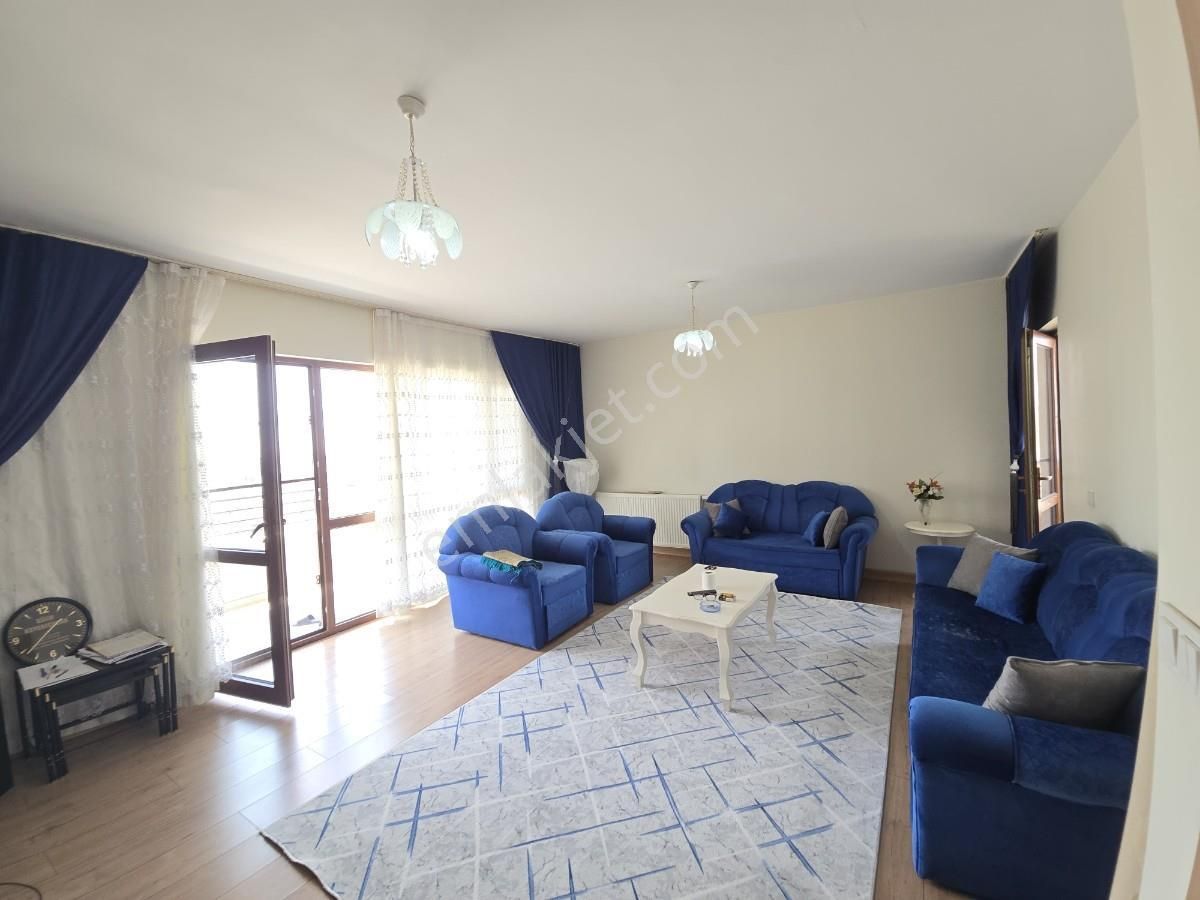 Çöl Güzeli Tokilerinde Kiralık Eşyalı 3+1 Daire - Görsel 2