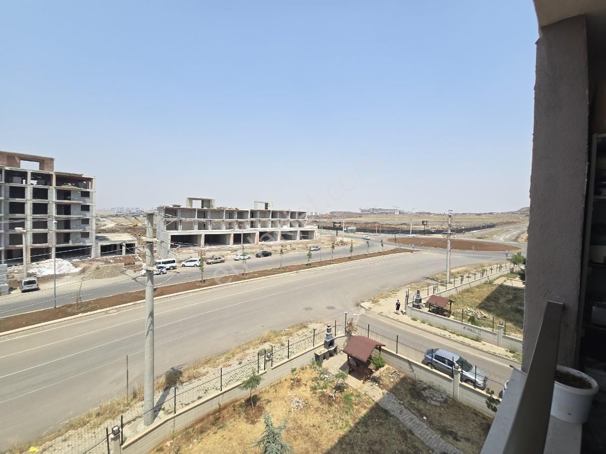 Çöl Güzeli Tokilerinde Kiralık Eşyalı 3+1 Daire - Görsel 12