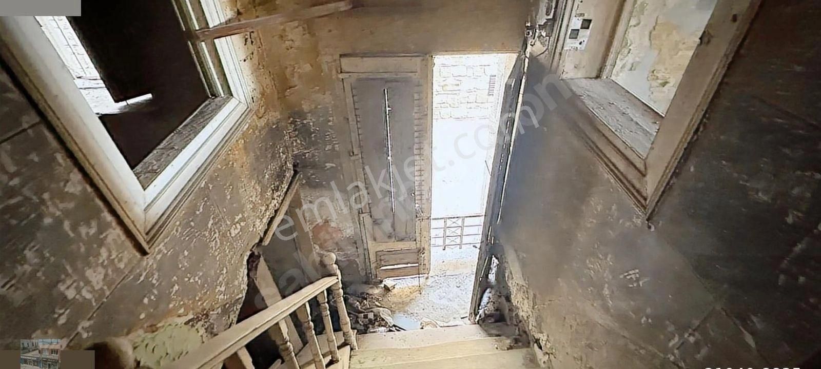 Balıkesir Ayvalık Ta Satılık Mustakil Ev.taş Bina.merkezde - Görsel 3