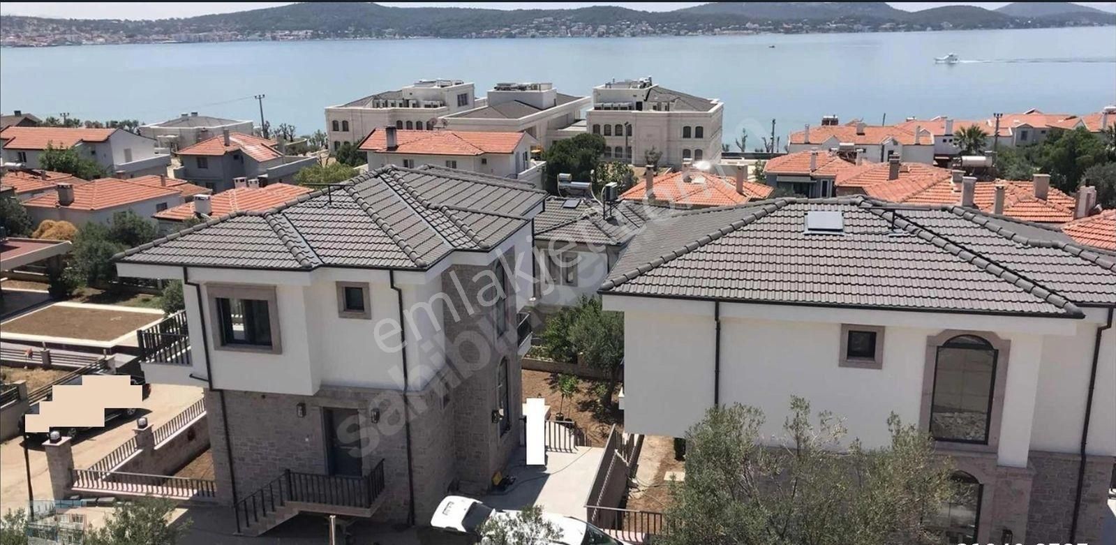 Balıkesir Ayvalık Cunda Da Satılık Muhtesem Villa.arsası:300 Metre Karedir