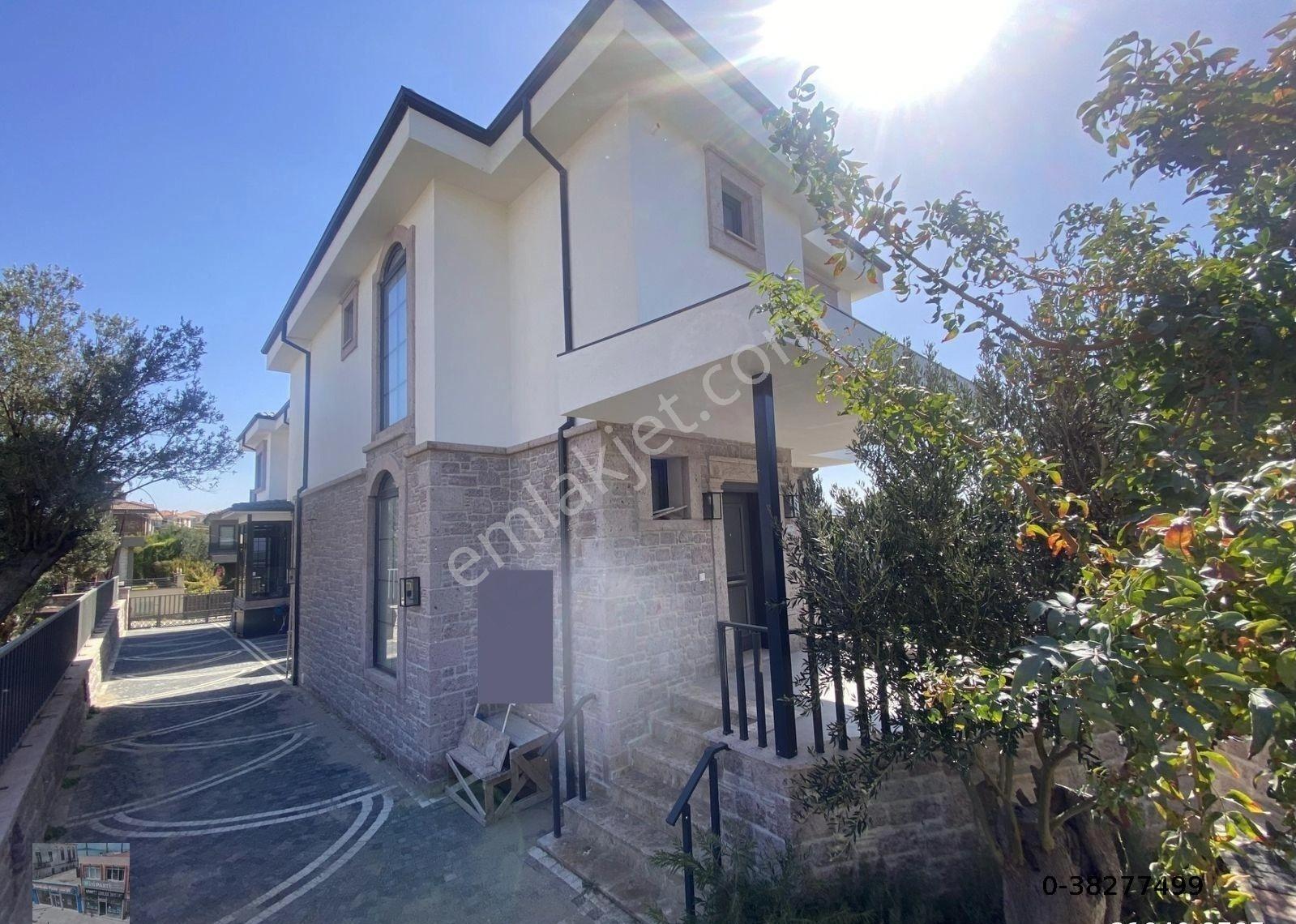 Balıkesir Ayvalık Cunda Da Satılık Muhtesem Villa.arsası:300 Metre Karedir - Görsel 11