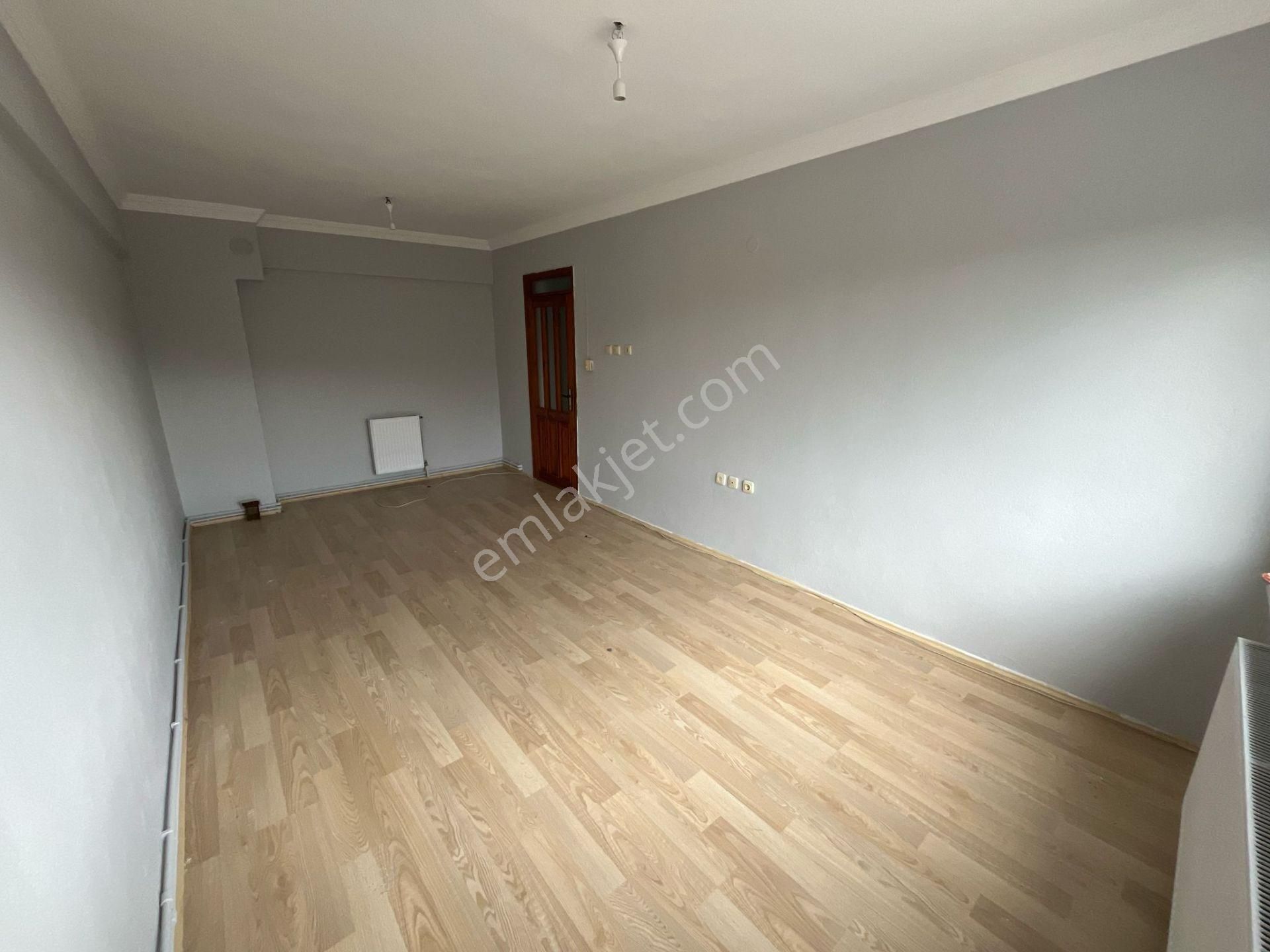 Bandırma-sunullah Diş Hastanesi Yakını 3+1 Eşyasız Kiralık Daire
