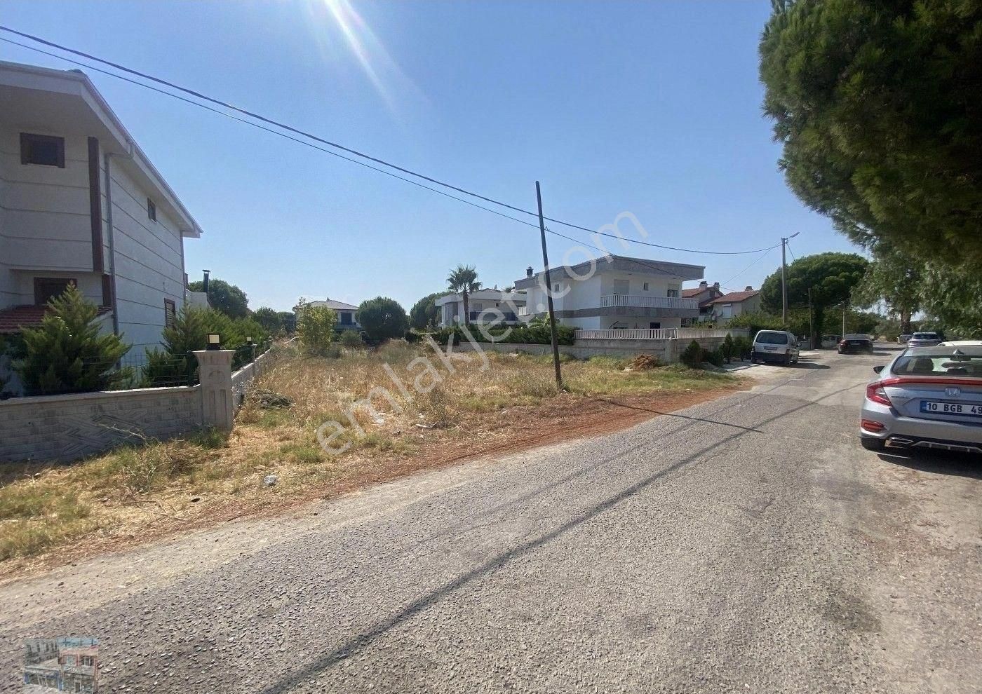 Ayvalık Altınova Da Satılık 393 Metre Kare Villa İmarlı Arsa.