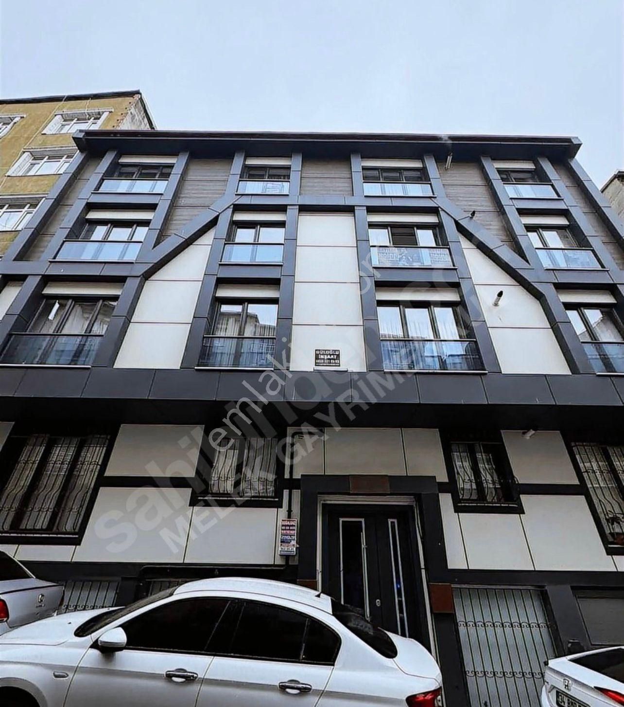 Esenler Namıkkemal 2+1 Kat 2 Asansörlü 2 Yıllık Bina Net 90 M2