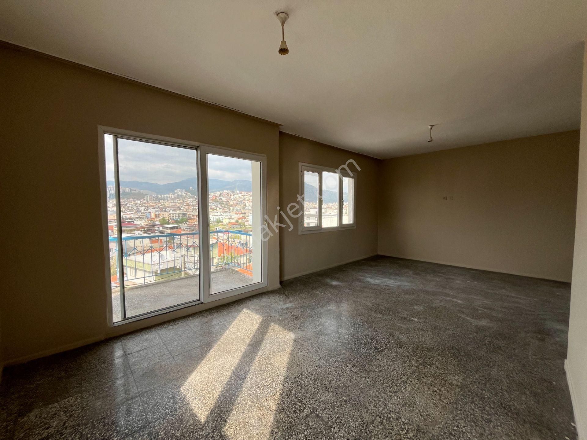 Gümüşpala Emek Mah. Toplu Taşıma Yakını Cadde Üzeri 3+1 Kiralık Daire