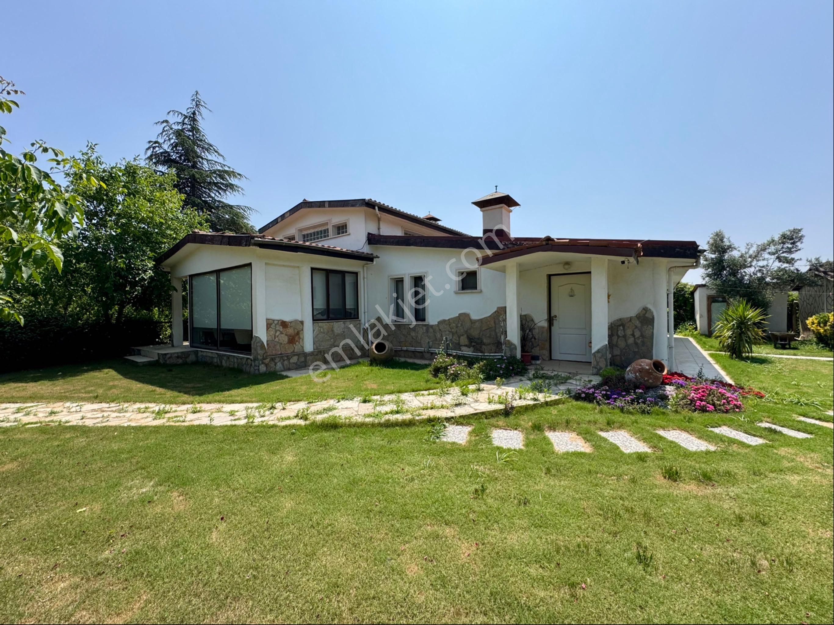 Kuşadası Kirazlı’da Doğa İçinde Lüks Özel Havuzlu Sezonluk Kiralık Müstakil Ev