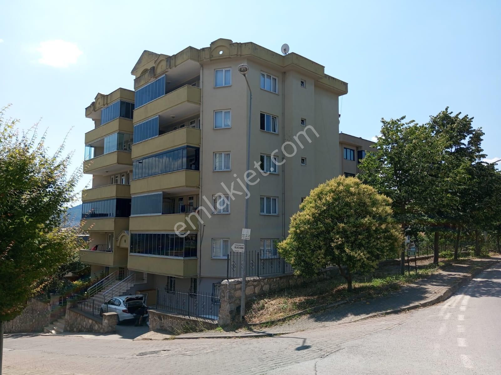 Asker Emlak'tan Konak Mah 3+1 130m2 Kiralık Daire