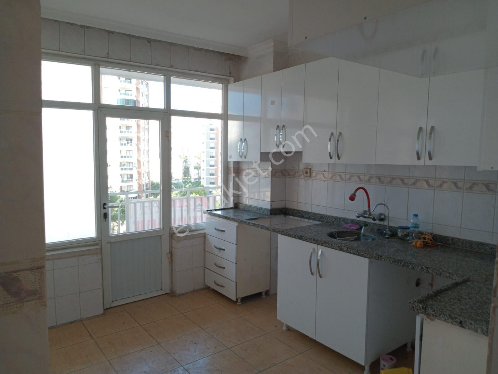 Karınca'dan Menderes Mh'de Aylık Ödemeli Site İçi 3+1 Kiralık!