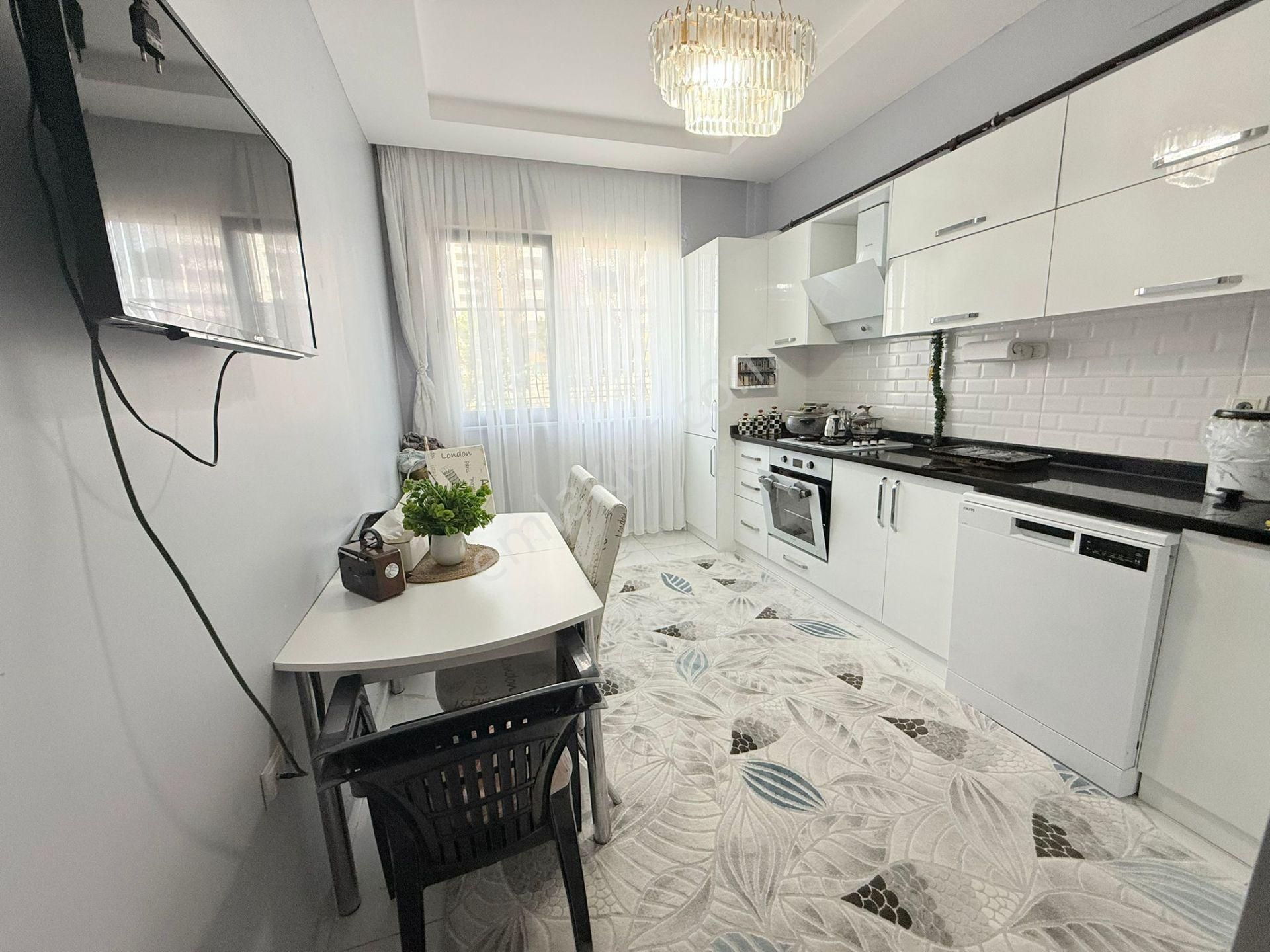 Delen Gayrimenkul'den Beykent'te Satılık Ultra Lüx 3+1 Daire