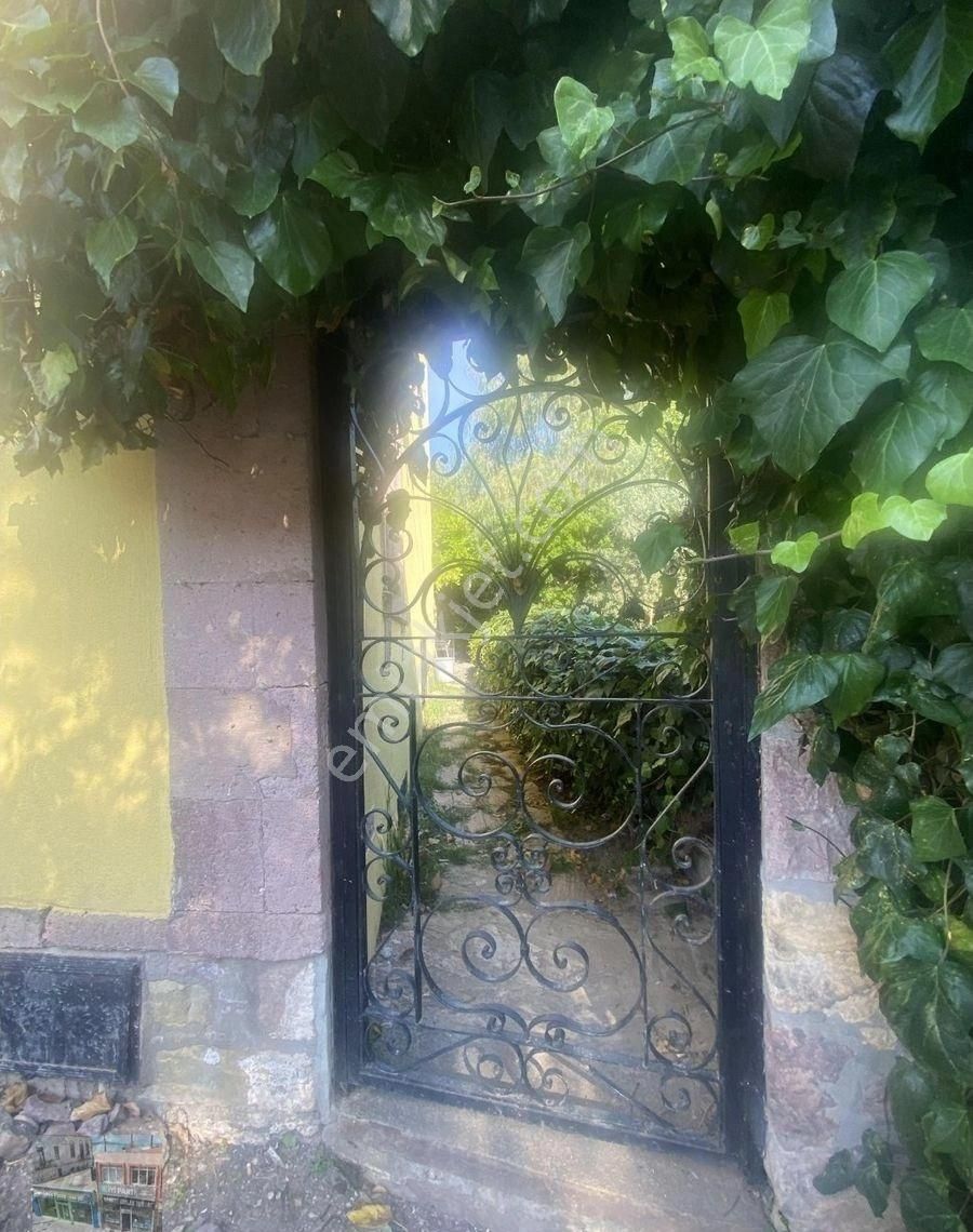 Balıkesir Ayvalık Cunda Da Satılık Mukemmel Taş Ev.geniş Bahceli - Görsel 35