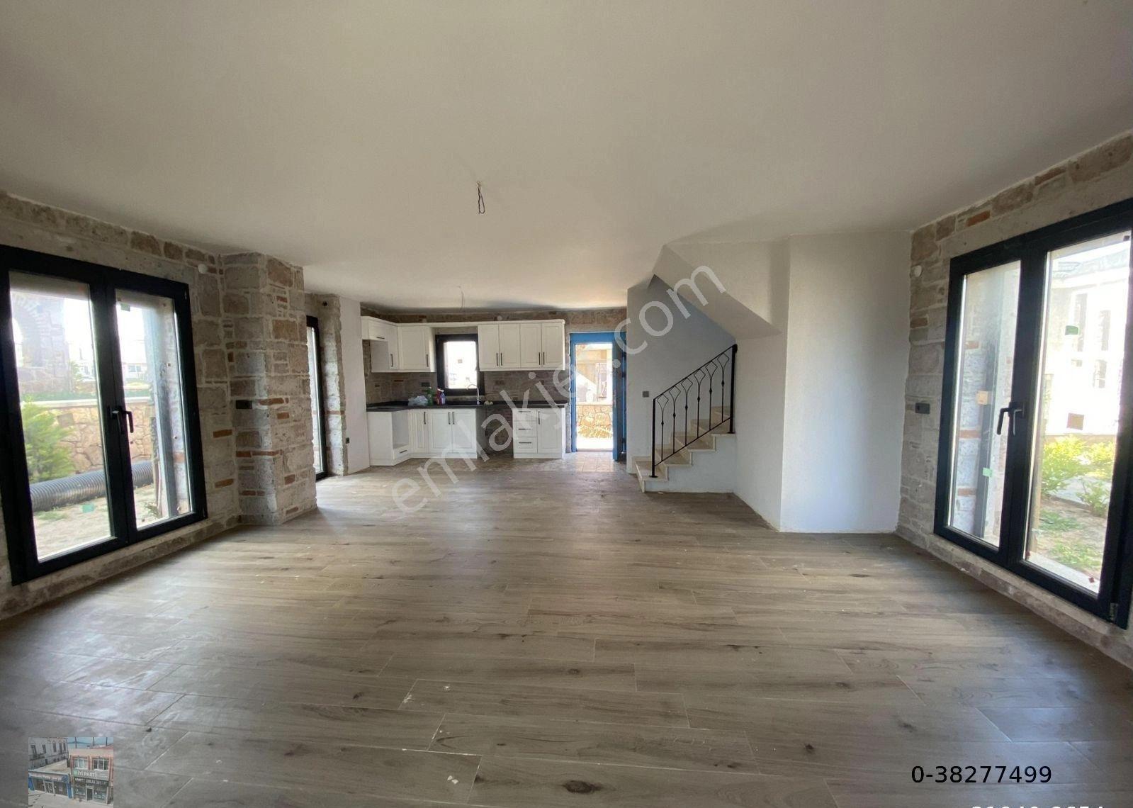 Balıkesir Ayvalık Cunda Da Satılık Muhtesem Villa.denize 50 Metre Mesafede - Görsel 15