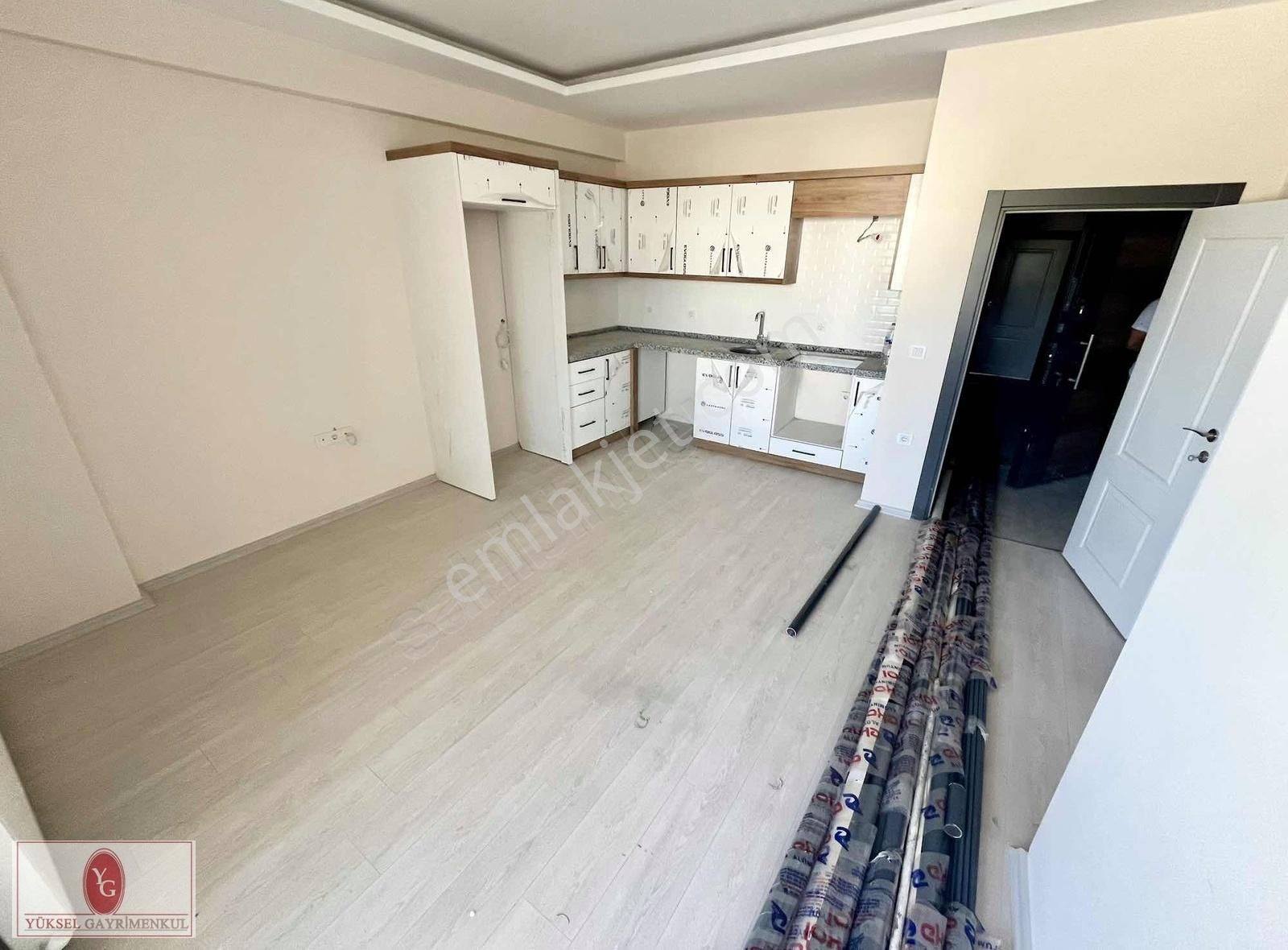 Yükselden Kadıköyde Ön Cephe Sıfır Ultra Lüks Satılık 2+1 Daire!