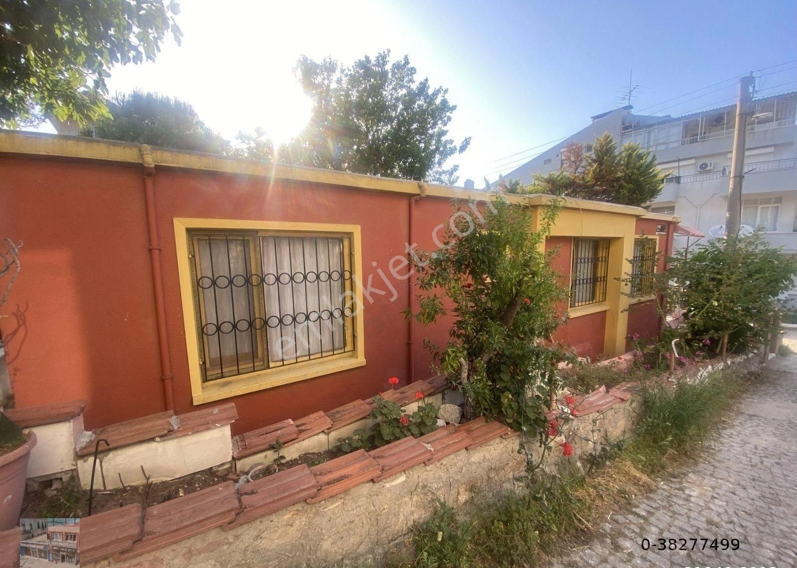 Ayvalık Camlık Sefa Da Satılık Tek Katlı Mustakil Ev.