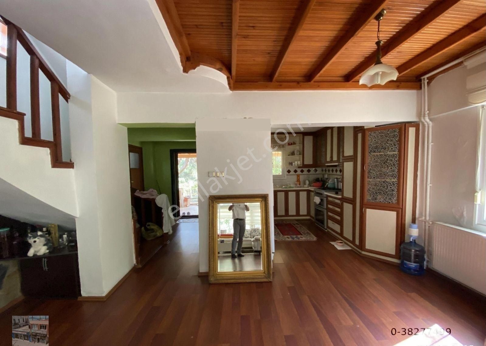 Balıkesir Ayvalık Sarımsaklı Da Satılık Villa.denize Yakın