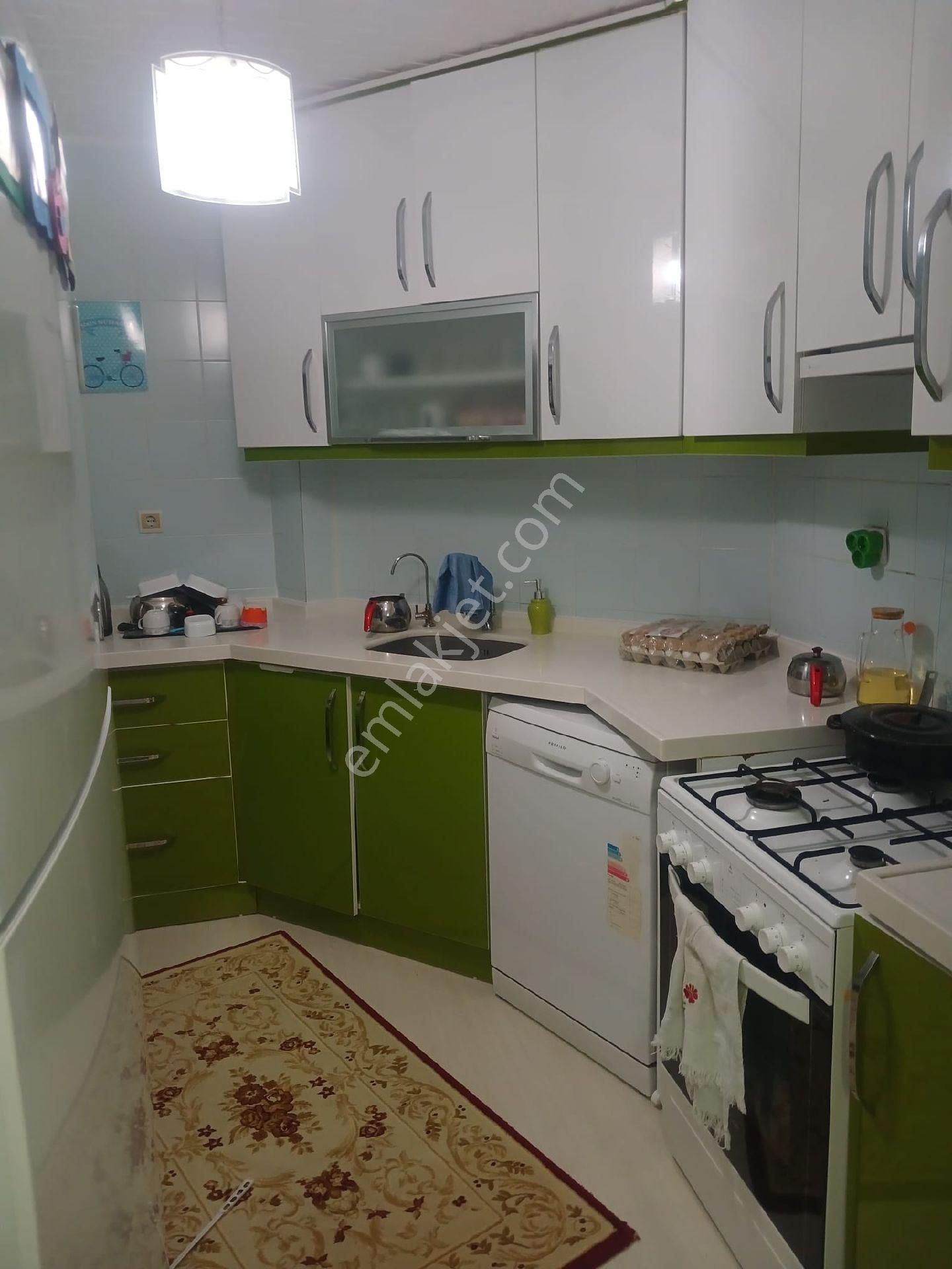 71 Yıl Mahallesisite İçi Eşyasız Kiralık 3+1 Daire