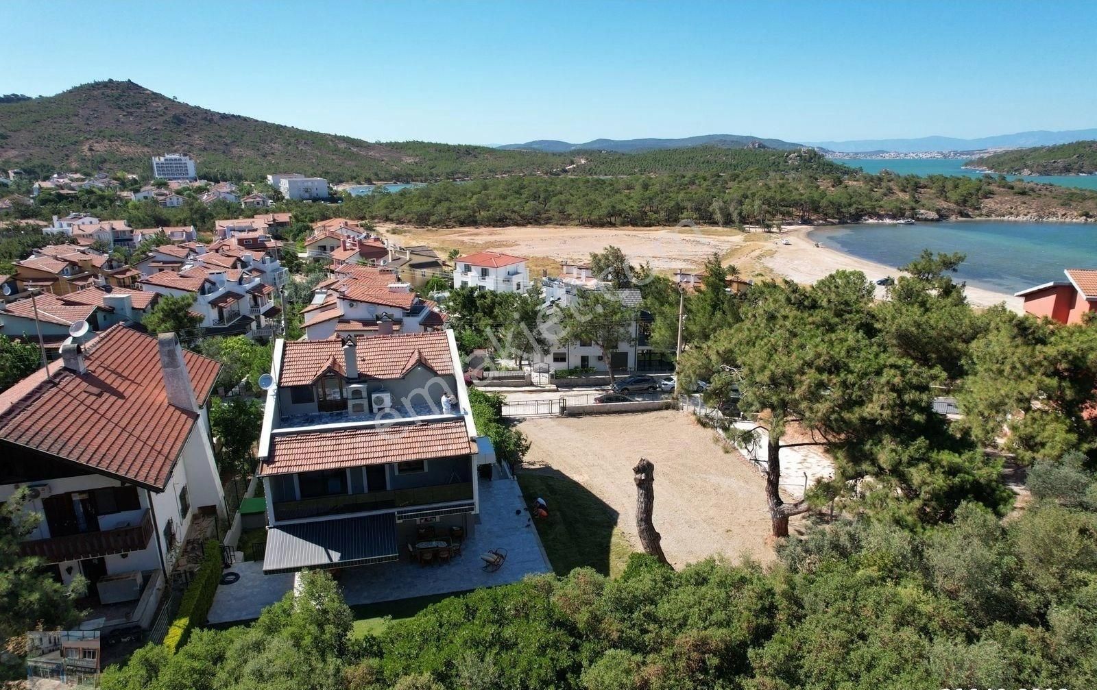 Balıkesir Ayvalık Sarımsaklı Da Satılık Malikane.denize 50 Metre Mesafededir