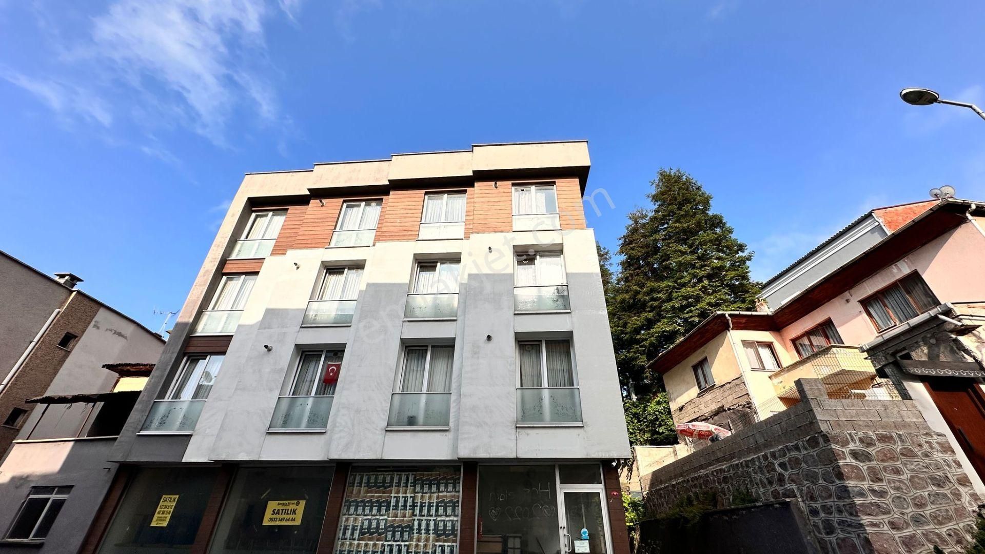 Trabzon Meydan Kemerkaya Mahallesinde Satılık Eşyalı 1+1 Daire