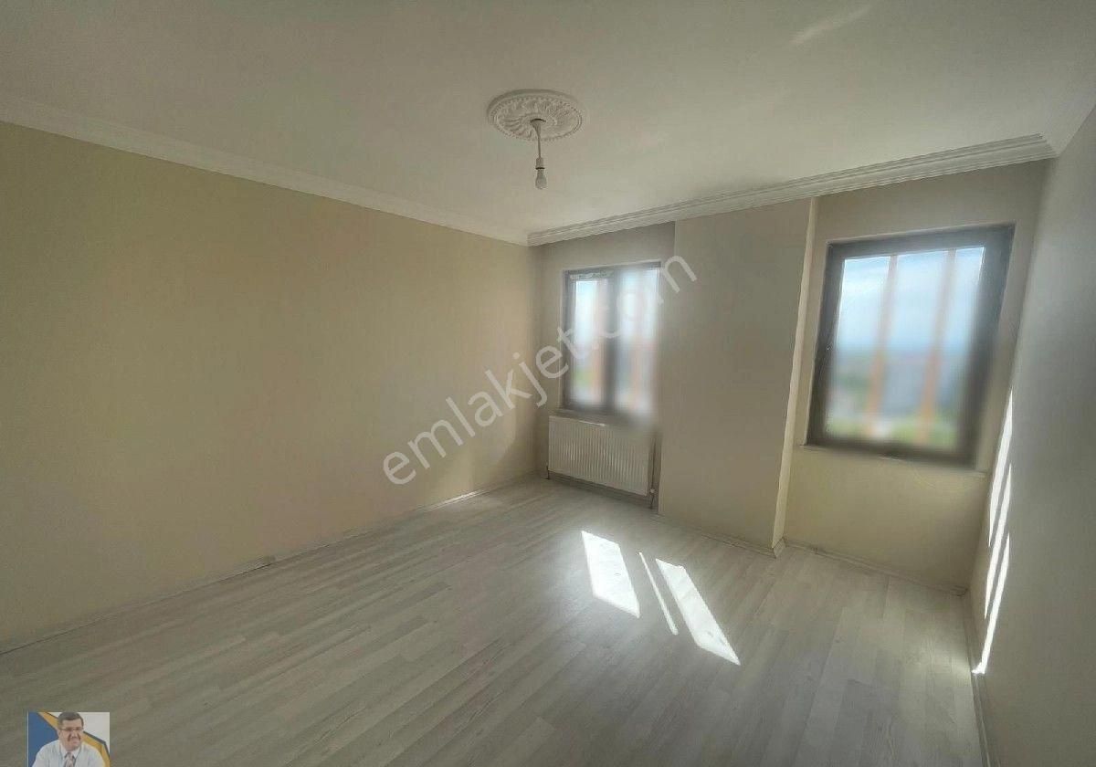 Şabaniye Mahallesinde Geniş 3+1 Satılık Daire