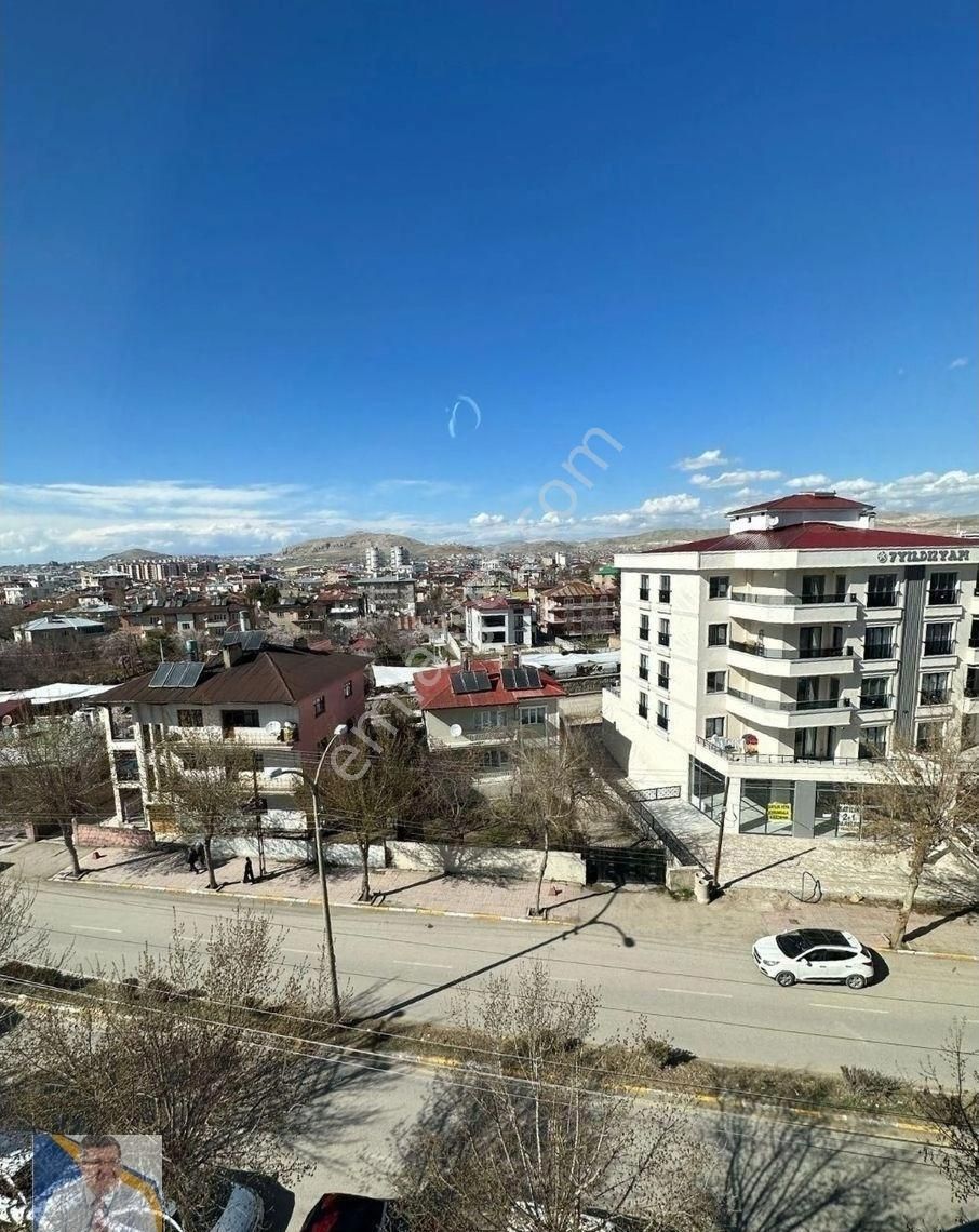 Van İpkeyolu Selimbey Mahallesinde Satılık Site İçi Lüks 3+1 Daire