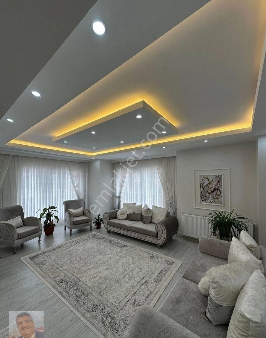 Eminpaşa Mahallesinde Lüks 5+1 Dublex Daire(açıklamayı Okuyunuz)