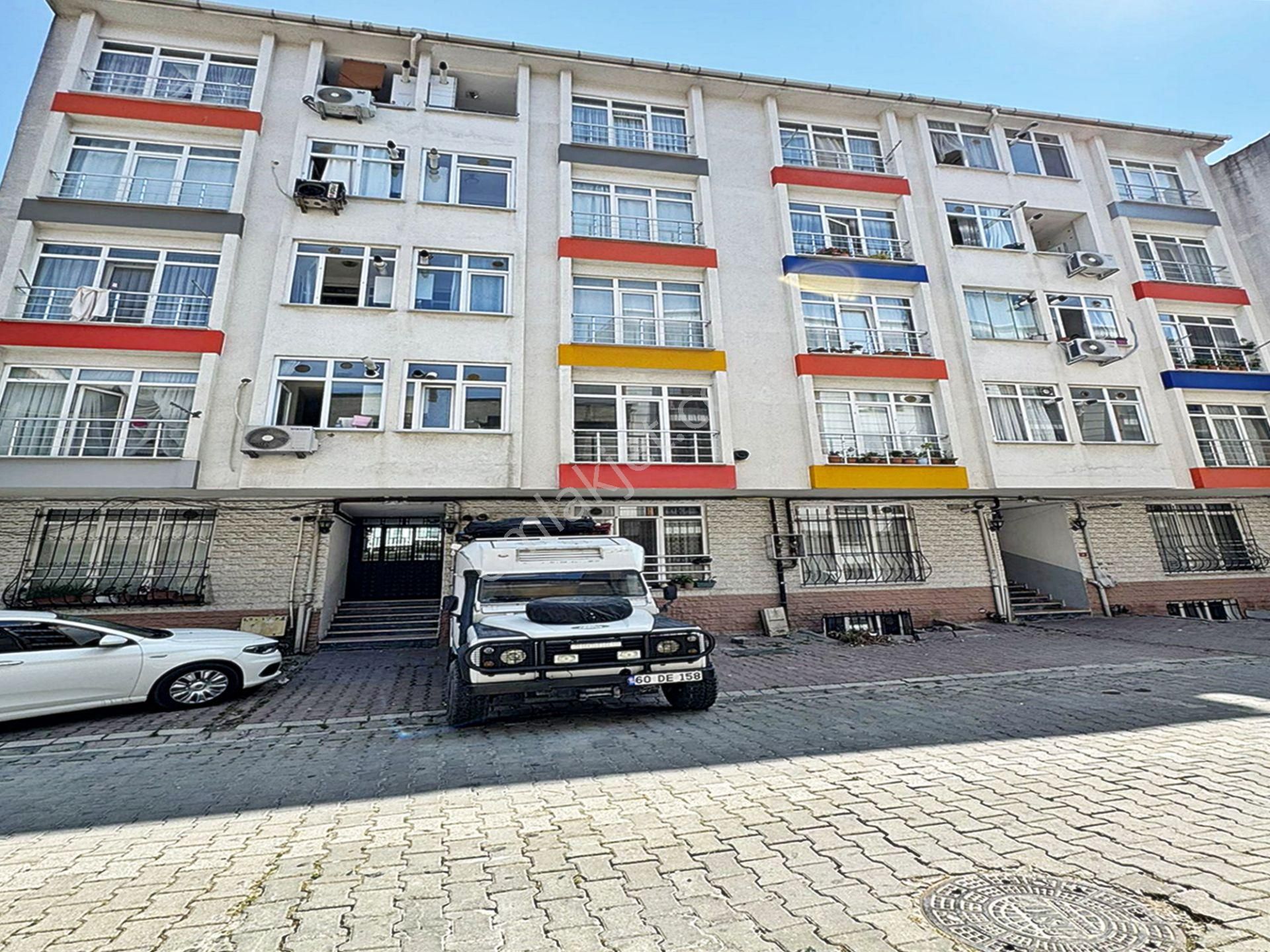 Selahattin Eyyubi Mahallesi'nde 2+1 Çift Balkonlu Geniş Daire.