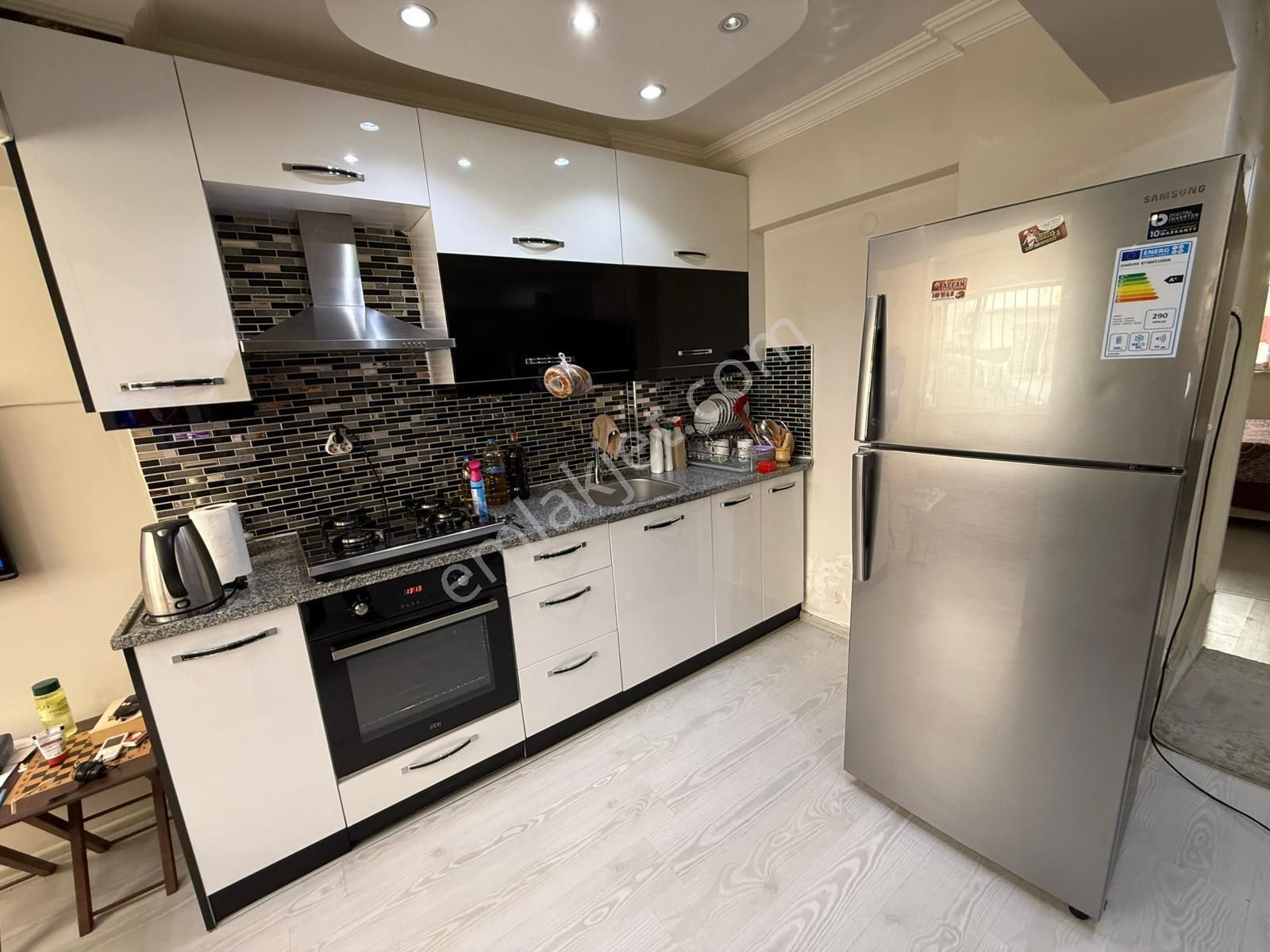 🏡mimarsinan Mahallesi 🏡 ✅2+1 80 M2 5 Katlınım Zemin Katı ❇️kombi Petekli