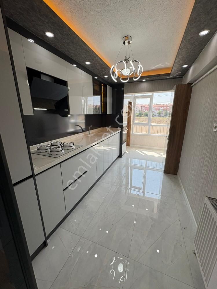 Sincan Malazgirt Mah 3+1 Site İçersinde Ön Cephe Full Yapılı
