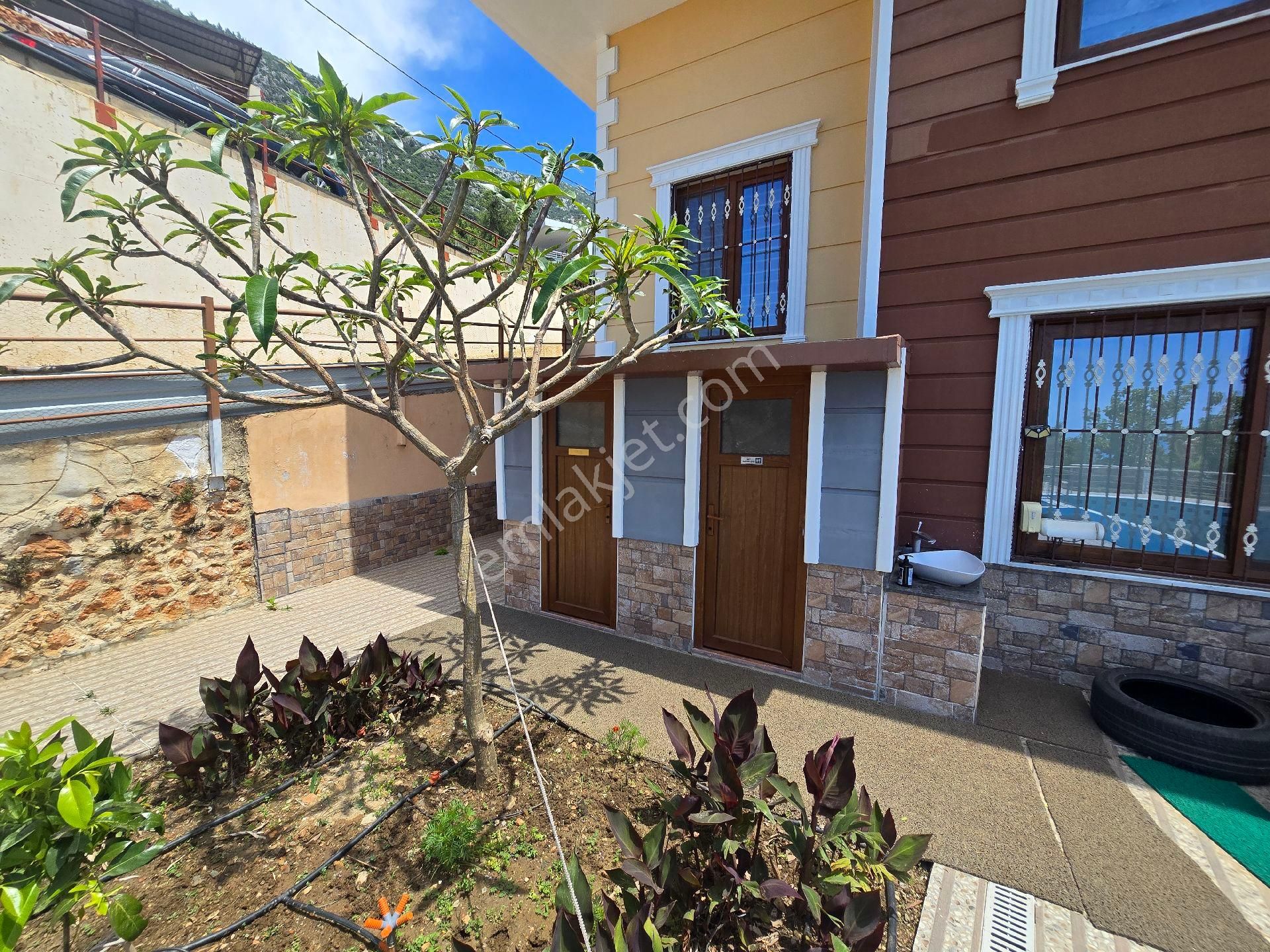 Alanya Kestelde Satılık 1000 M2 Arsa Alanlı Özenle Yapılmış Villa - Görsel 29