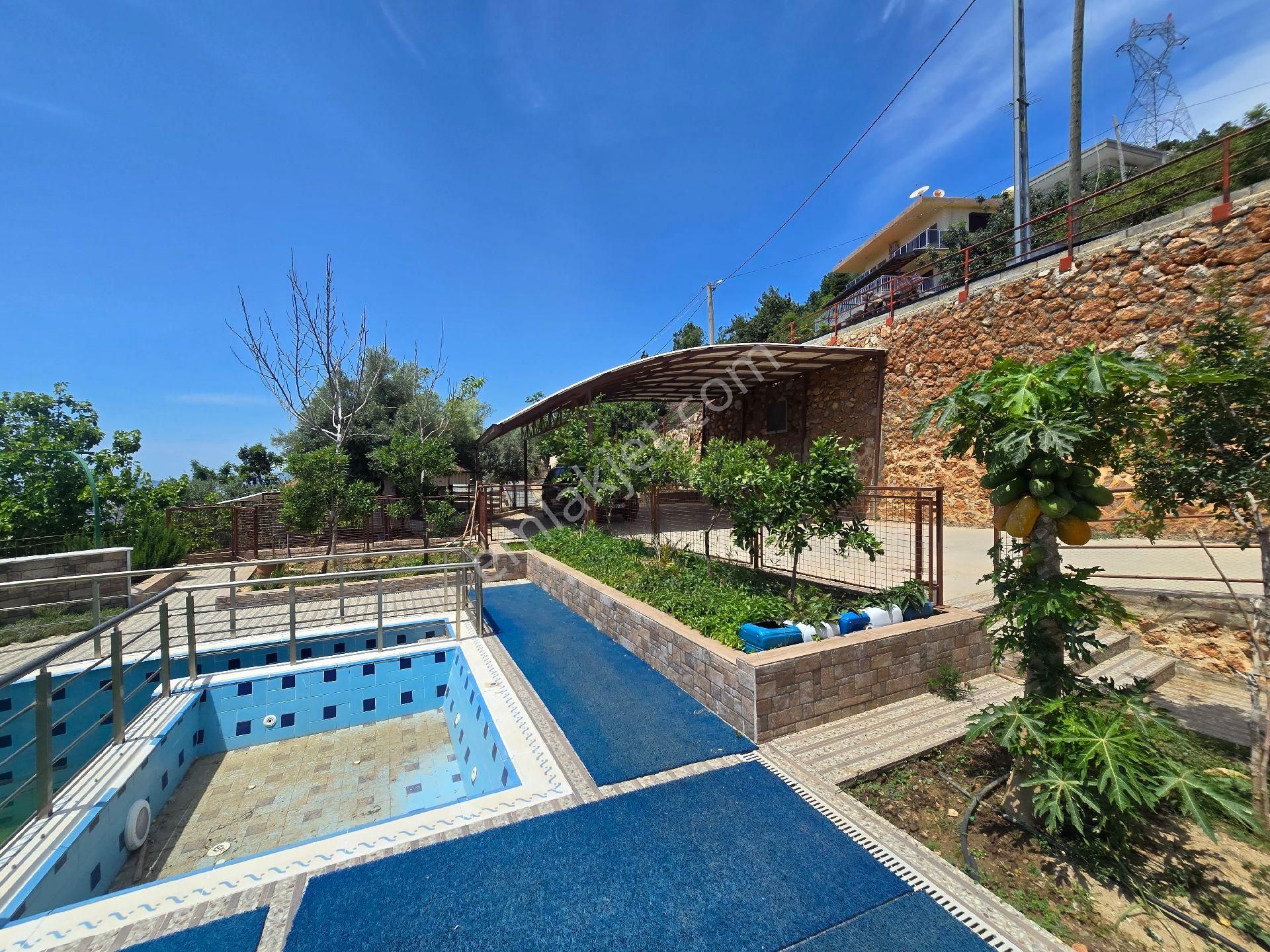 Alanya Kestelde Satılık 1000 M2 Arsa Alanlı Özenle Yapılmış Villa - Görsel 28