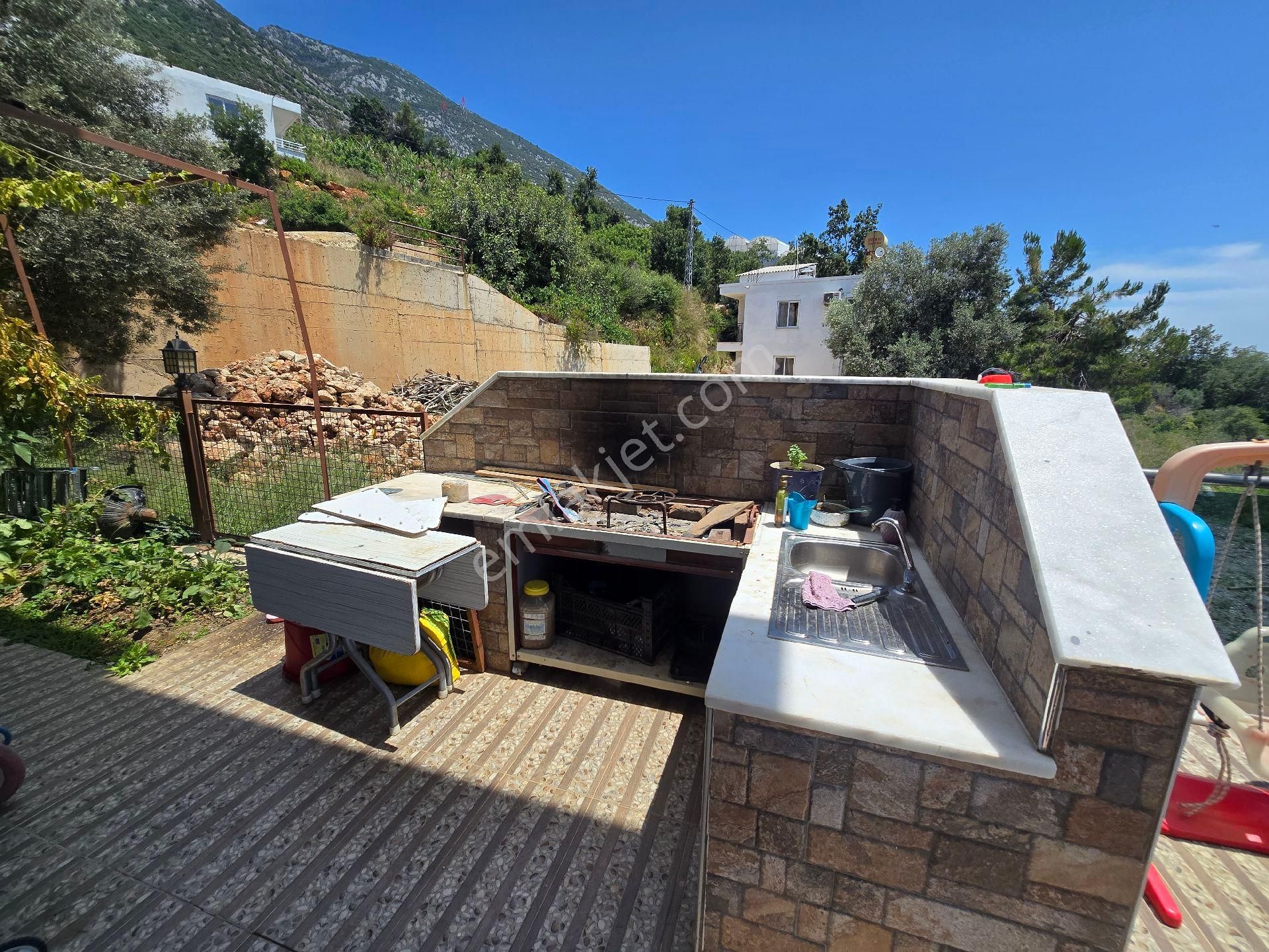 Alanya Kestelde Satılık 1000 M2 Arsa Alanlı Özenle Yapılmış Villa - Görsel 11