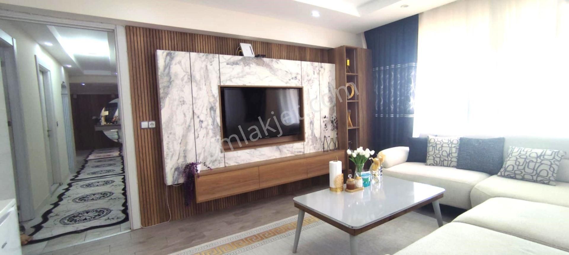 Şemikler Uzkent Altınevler Sitesinde 3 Klimalı 2 Tv Üniteli Harika 3+1/170 M2 Daire 5.750.000 Tl