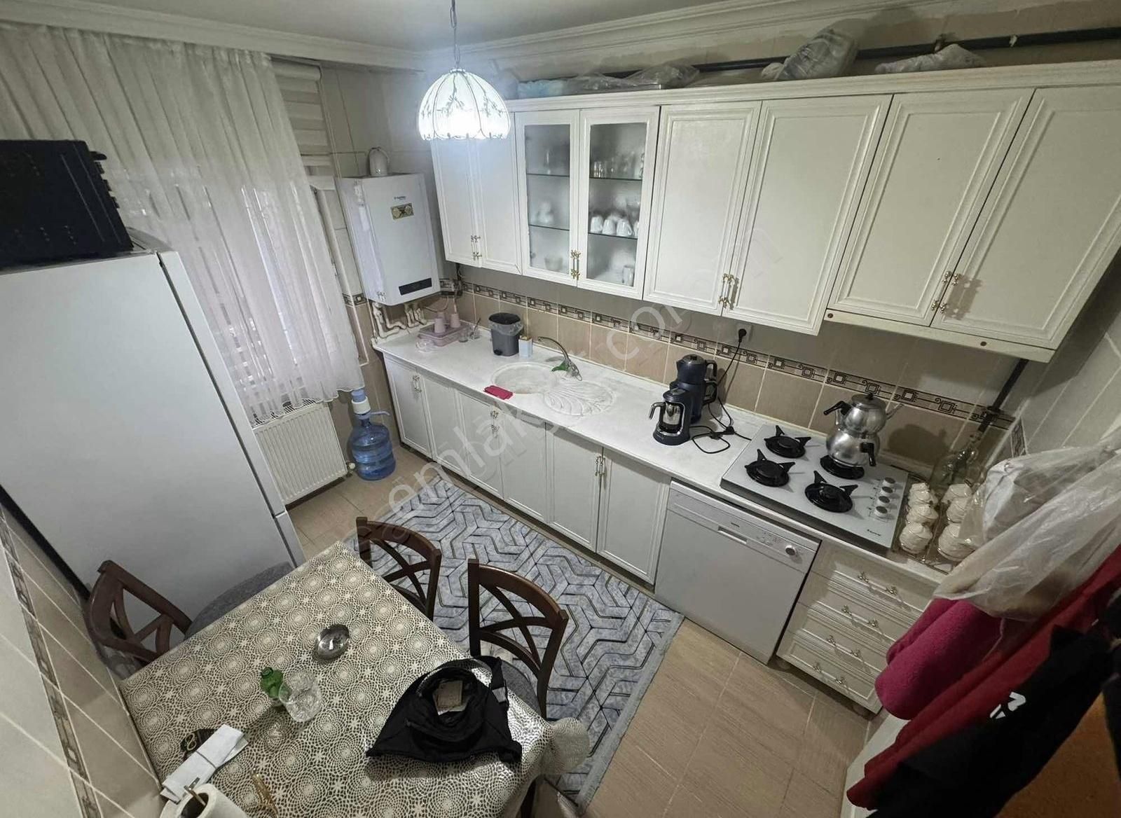Dermanda*karapürçek Mah.*altında Daire Var*ön Cephe*iskanlı*