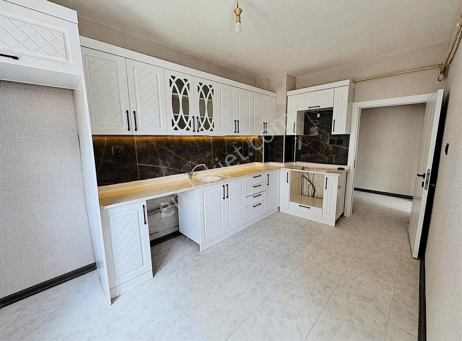 Derman'dan*3+1*135m2*1.kat*cadde Üzerinde*başkent Gross Mevki