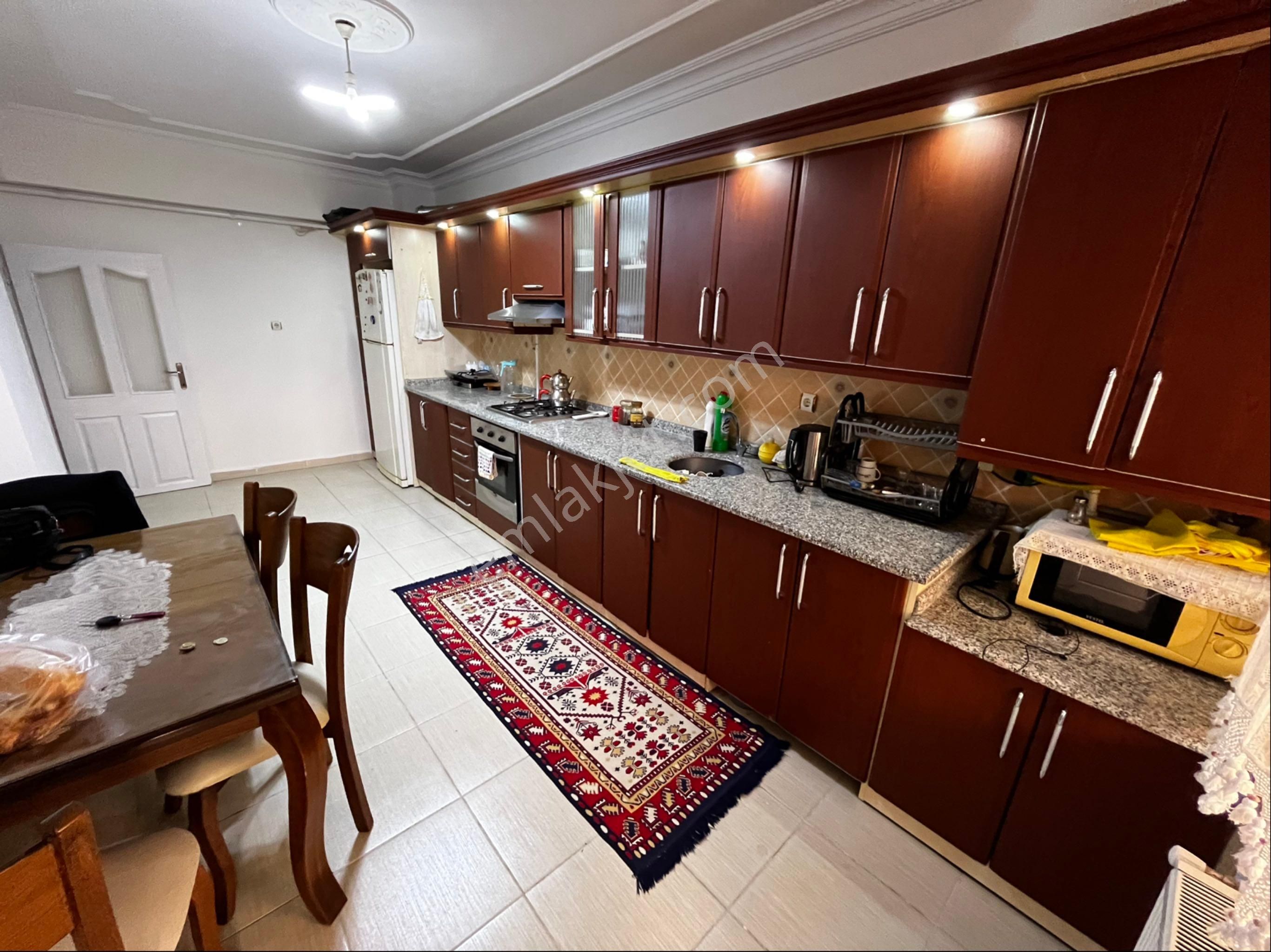 Meydan Mahallesinde Satılık 3+1 Daire