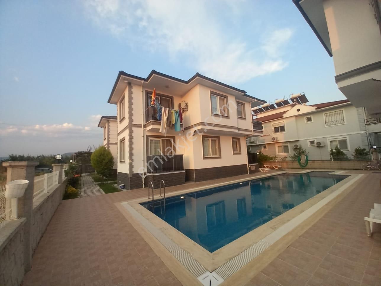 Stop’tan Dalaman Karaçalı’da *havuzlu Sitede* 2+1 Satılık Daire