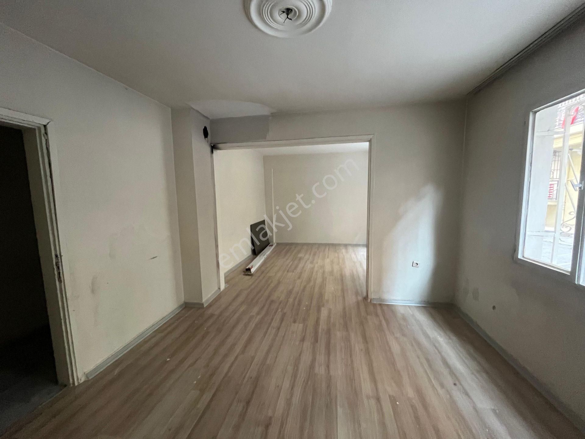 Uğur Mumcu Mahallesi’nde 2+1 Kiralık Daire – 100 M²