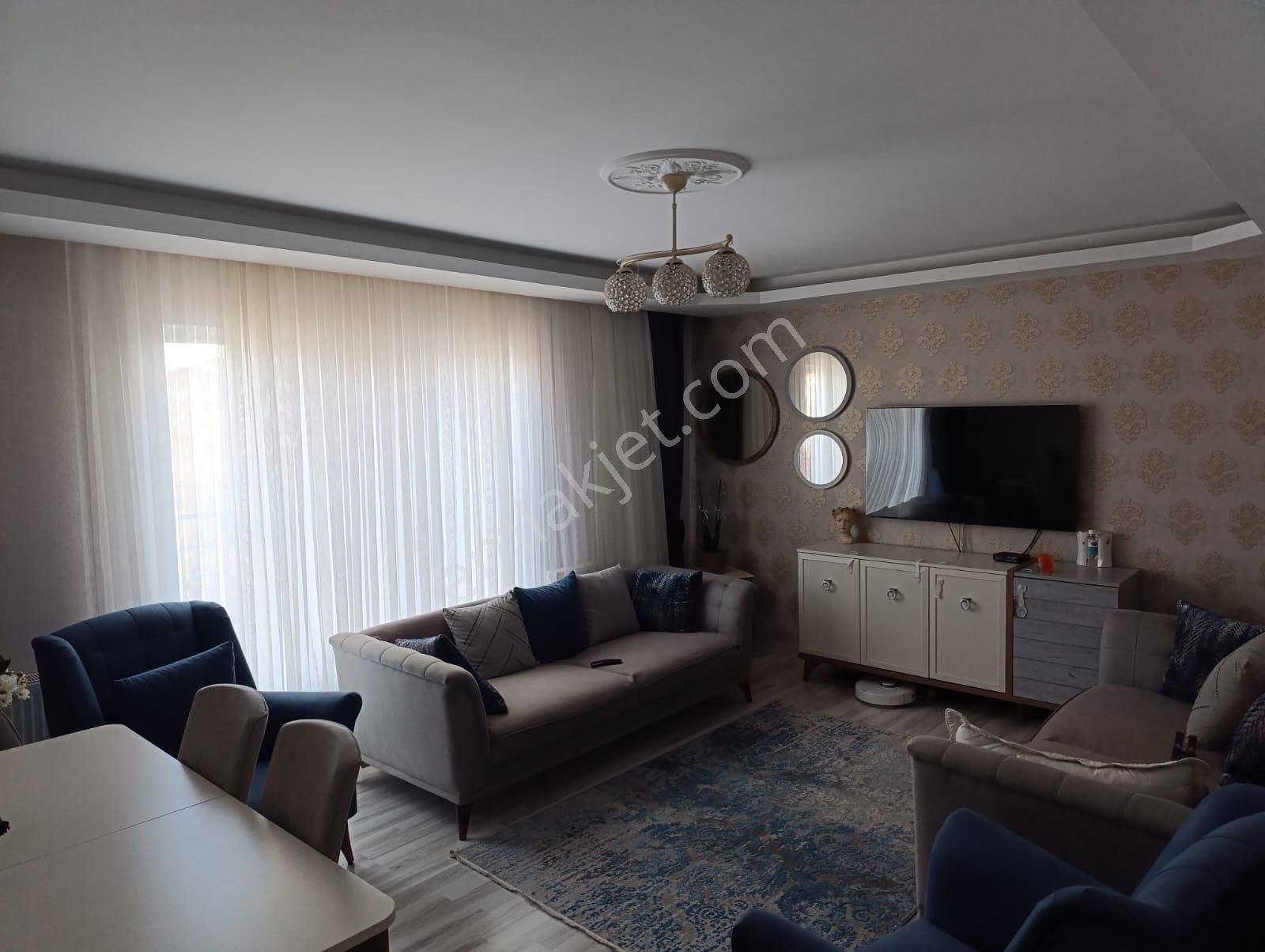 Osman Gülcan'dan Cumhuriyet Mah'de Önü Açık Kiralık 3+1 Daire