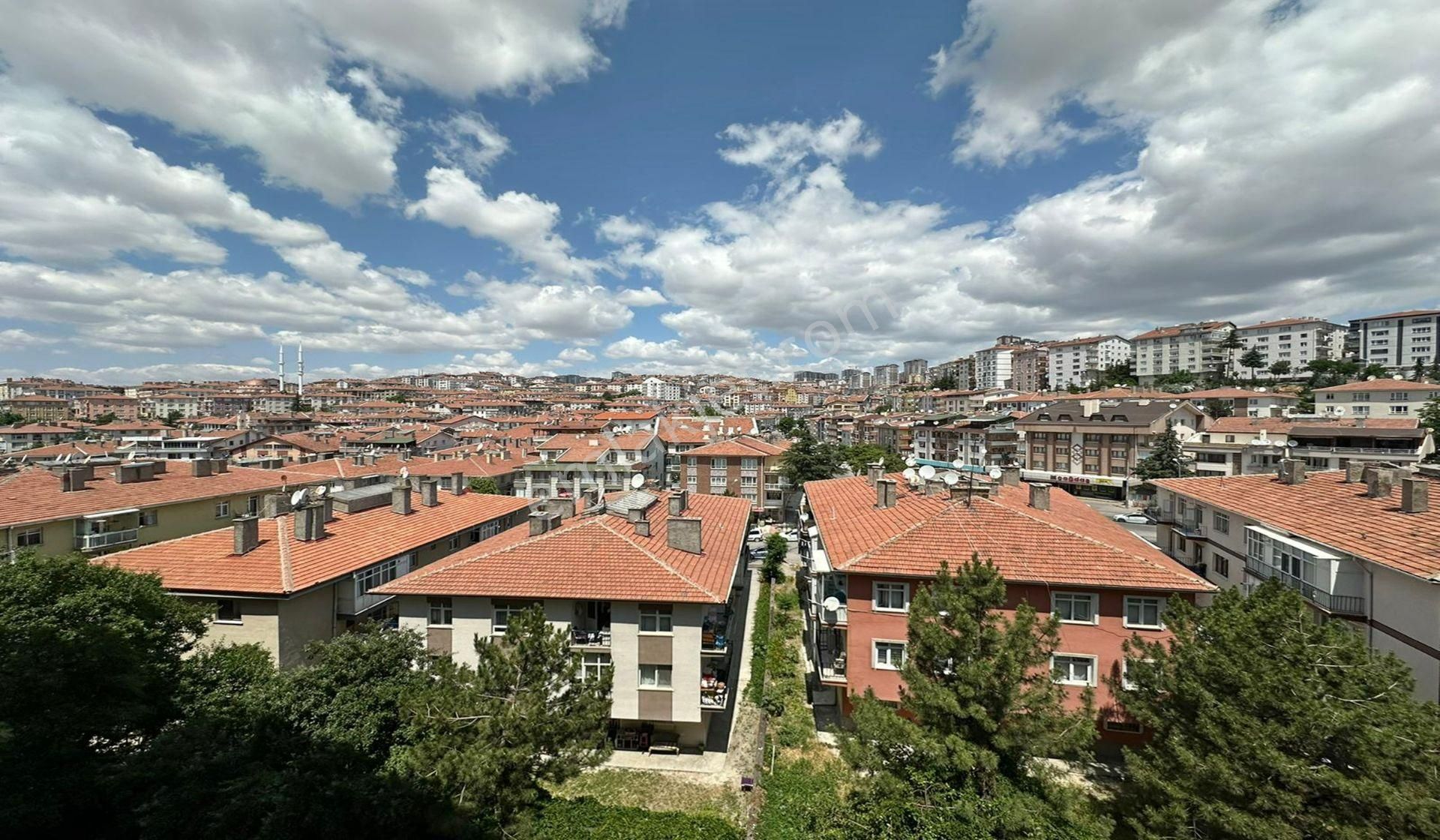 İncirli'de Manzaralı Danışment Taksi Yakını 3+1 Kat Konumunda Daire !!