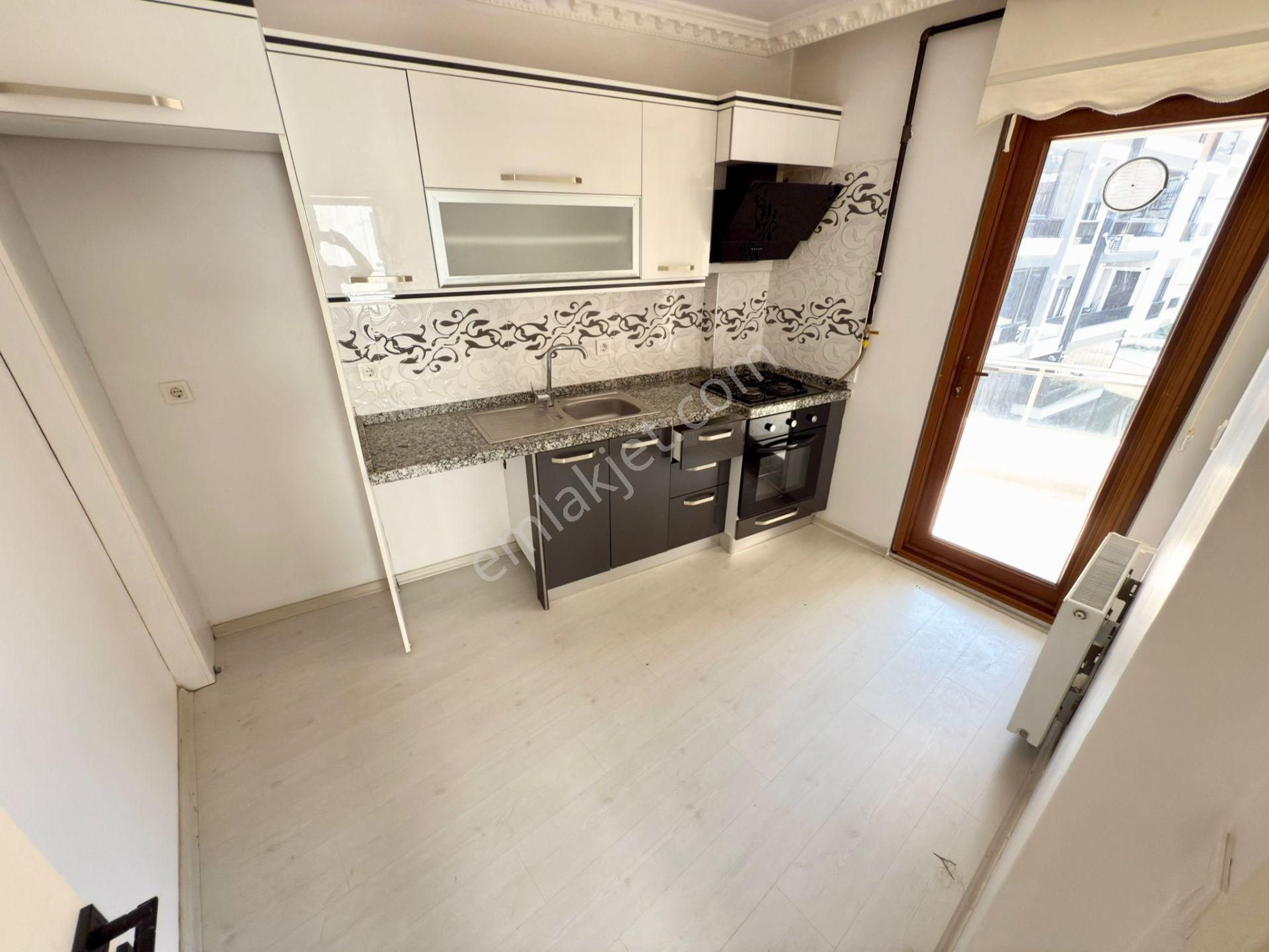 Yükselden Denize 350 Metre Doğalgazı Hazır Ayrı Mutfak 2+1 Daire