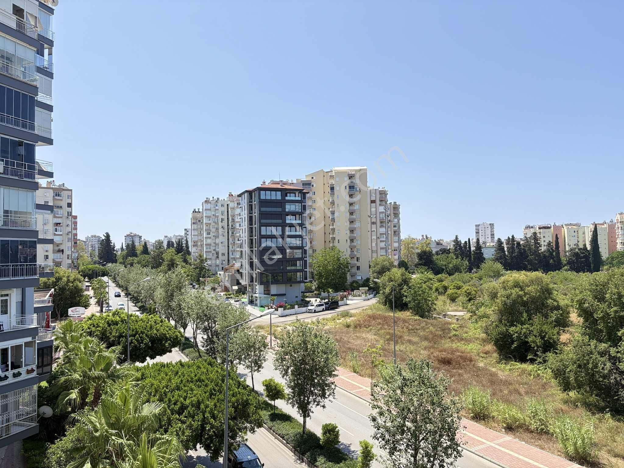 Şafak Emlak Kiralık Meydan Kavağı Mah. Ara Kat 3+1 150m2 Sitede