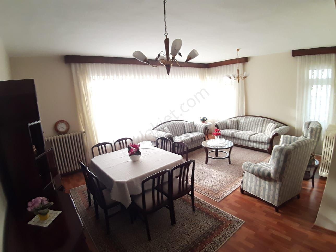 Ankara, Keçiören, Aşağıeğlence Mahallesinde 3+1 Öncephe Bağımsız Salon