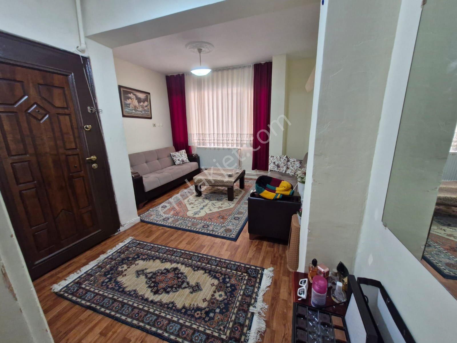 Metro Yakınında 2+1 95m2 Full Eşyalı Doğalgazlı Daire