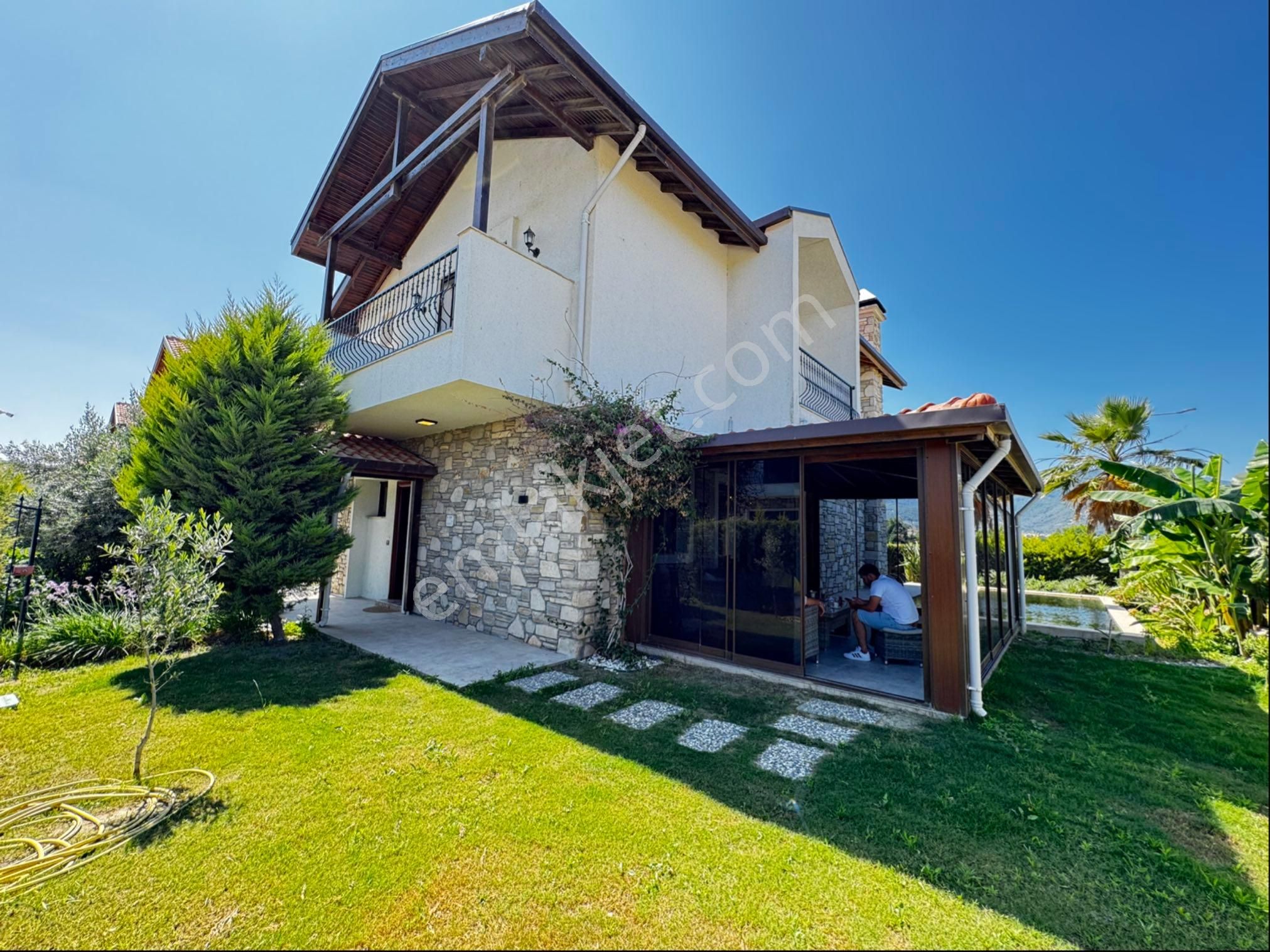 Kusadası’nda Satılık Müstakil Özel Havuzlu Villa