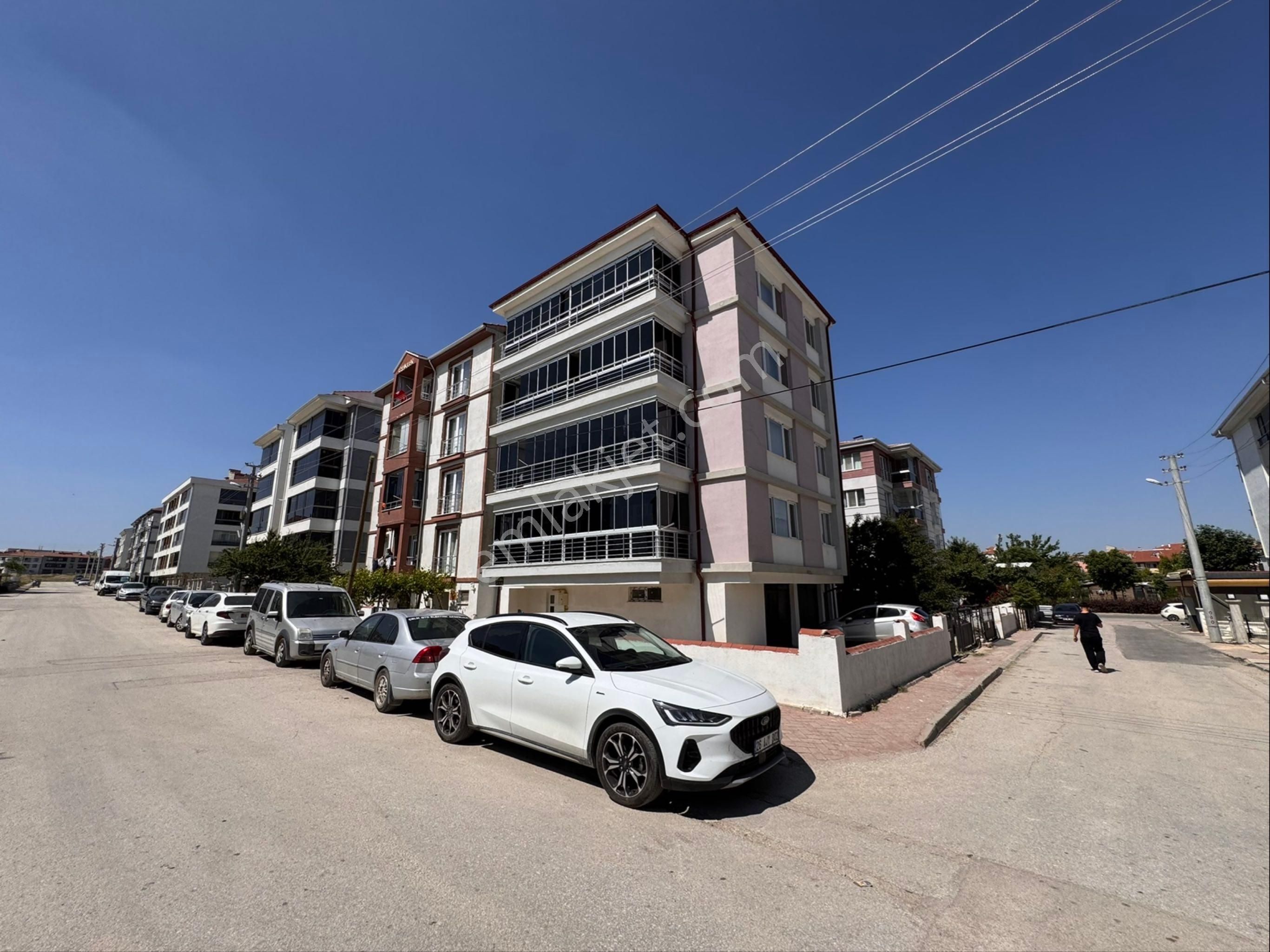 Pera'dan Çankaya Mh Eşyalı, Ara Kat, Asansörlü Kiralık 1+1 Daire